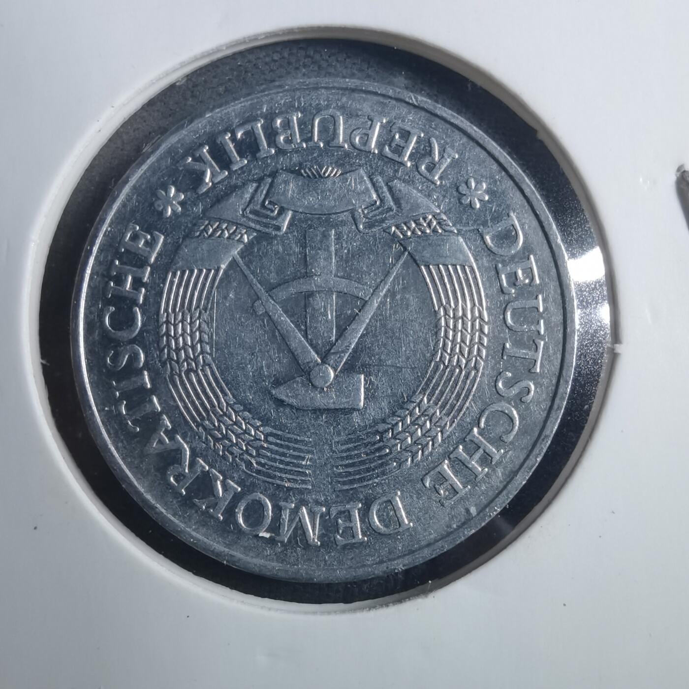 沼泽如烟--第893场 东德1977年1马克