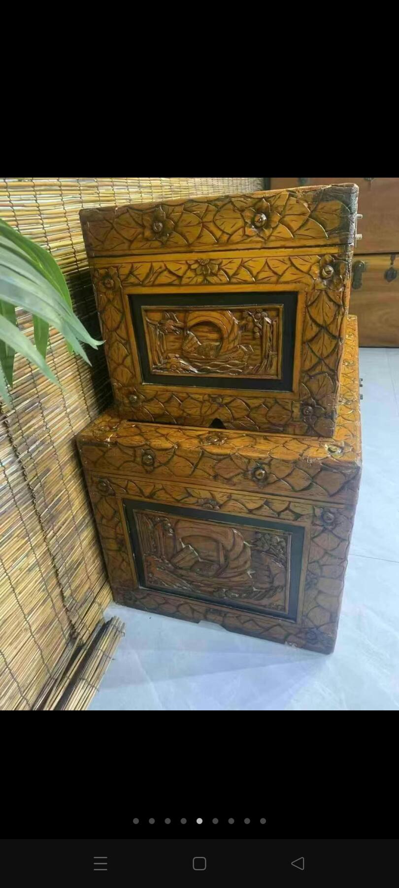 解放时期画箱（樟木），高浮雕，满工雕刻，采用樟木大板材，厚度2公分，雕刻一帆风顺，品相佳，入手即用，大箱100/54/49，小箱88/44/38