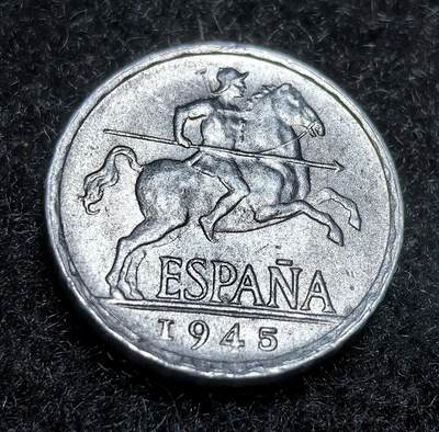 西班牙、丹属西印度、法属殖民地、乌拉圭银币古铜币，周五晚上九点倒数截拍，满百包邮，可寄存半年，喜欢朋友微信扫描二维码可直接参拍 - 全新铝币西班牙1945年5分，km765