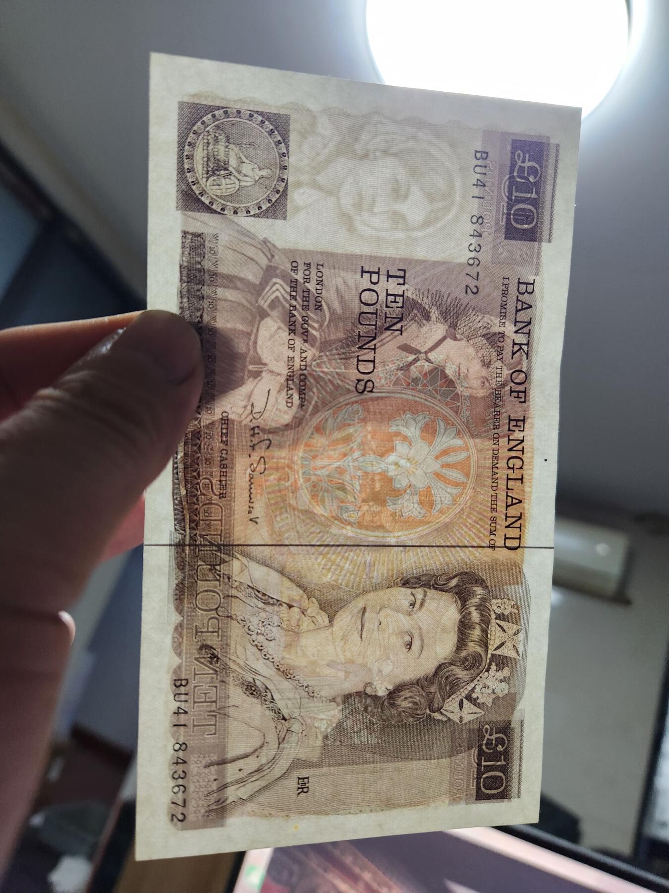 11月9号晚上8点 外国纸币自动截拍第54场 英国10镑 极美品
