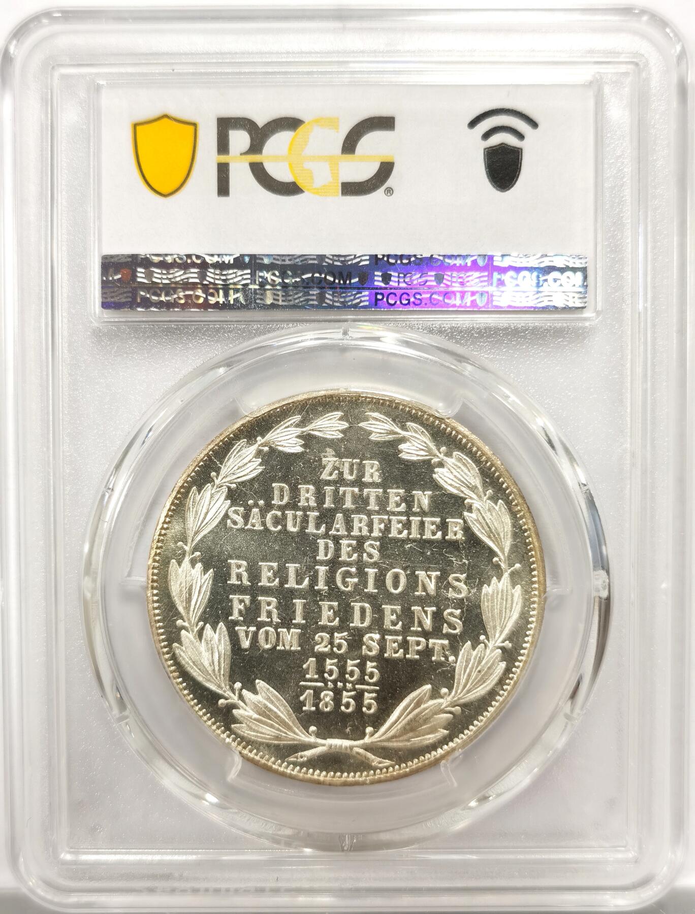 博洋堂“物美丰成”11月精品专场暨第145期（全场包邮） PCGS MS65PL 德国法兰克福1855年宗教和平300周年纪念2盾银币 PCGS唯一冠军分。无需多言的状态，视频中可以看到无限接近精制的状态，强镜面强凝霜感，与此前SBP2024年11月拍卖以2040美元落槌的NGC唯一冠军分PL的图片质感天差地别。此前这个品种从未有过精制的记录，换盒大概率可以冲击精制