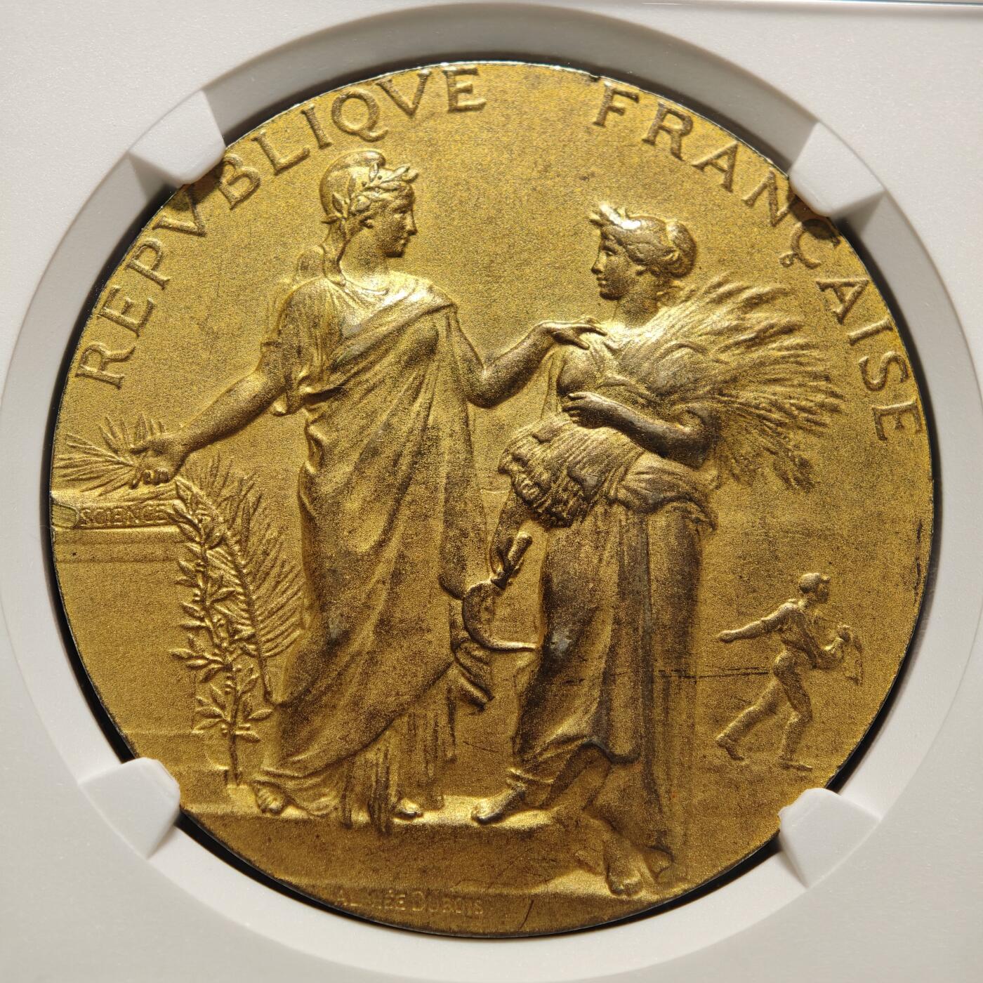 【德藏】世界币章拍卖第152期（拍品征集中~欢迎藏友联系） 19世纪末-20世纪初 法国农业协会奖章镀金纪念银章 金水十足 人物刻画传神 细节极其丰富 立体感非常强 NGC MS63