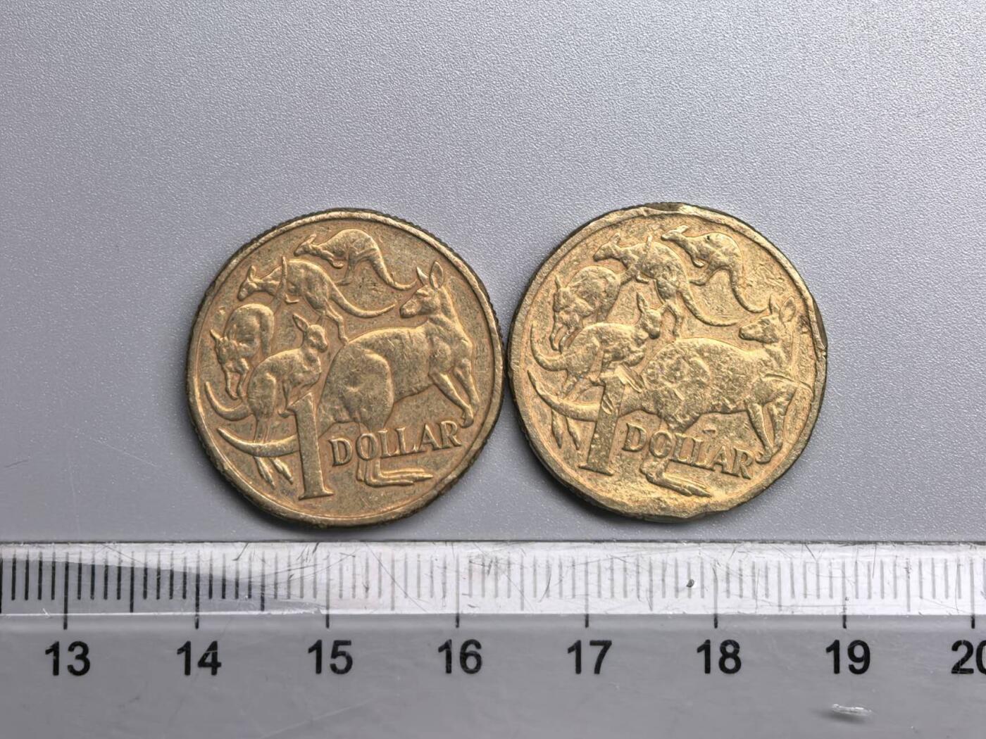 小驴勋章奖章收藏11月8日周六晚6点拍卖（珍爱和平，收藏战争，铭记历史，勿忘国耻，忠党爱国。有偿代拍，送拍规则在简介最后，参拍须阅读规则后再参拍，关系到运费包装发货时效真假辨别等关键信息，拍卖时不再发原图，看大图店主微信码在最后拍品里） 84、94年澳大利亚澳元1元硬币一对，品如图