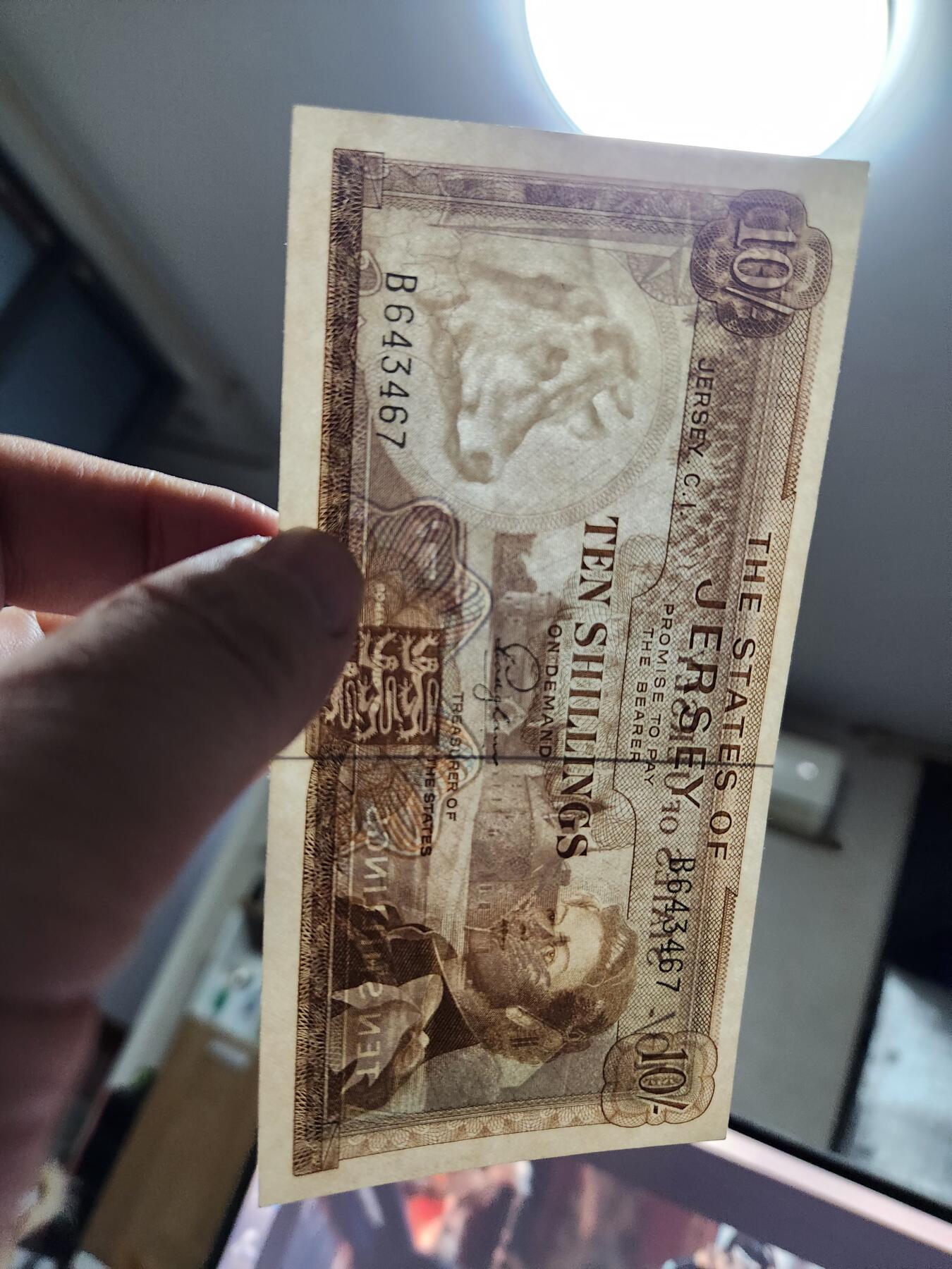 11月9号晚上8点 外国纸币自动截拍第54场 牙买加女王几乎全新