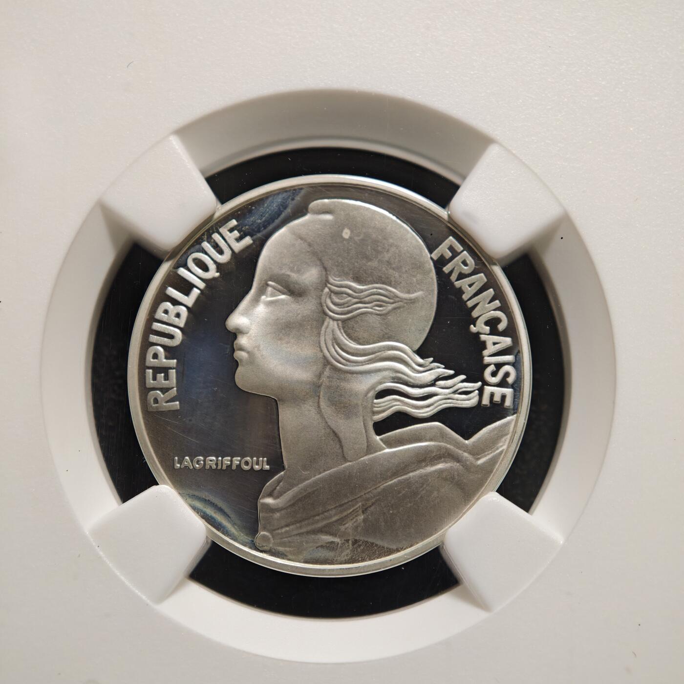 【德藏】世界币章拍卖第152期（拍品征集中~欢迎藏友联系） 唯一冠军分  1980年 法国第五共和国20分加厚精制银币 950银10.27克 资料显示发行量仅820枚 NGC PF67CAMEO