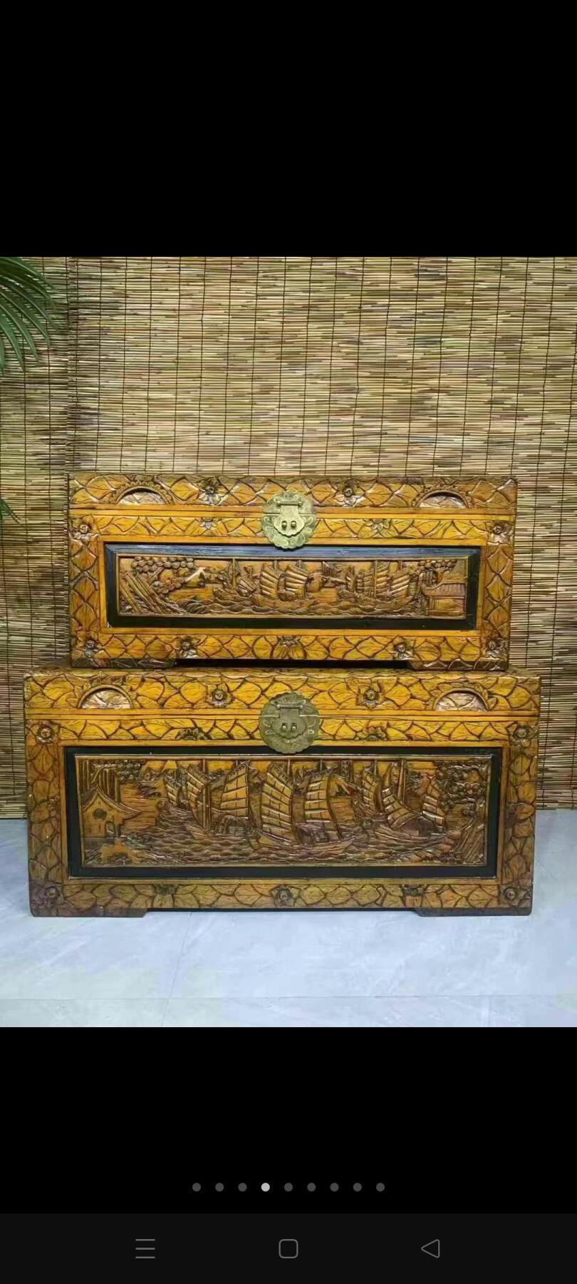解放时期画箱（樟木），高浮雕，满工雕刻，采用樟木大板材，厚度2公分，雕刻一帆风顺，品相佳，入手即用，大箱100/54/49，小箱88/44/38