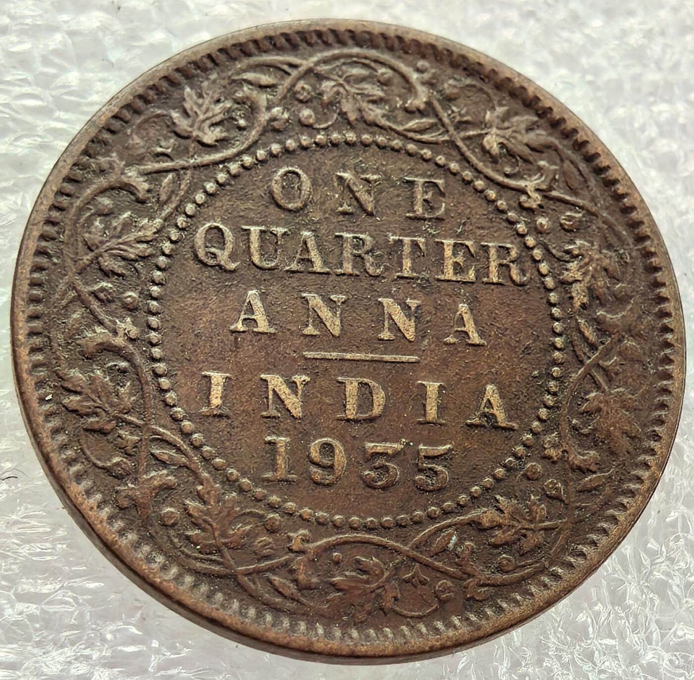  外国优质老铜币银币，周六九点倒数截拍，满百包邮，可寄存半年，喜欢朋友微信扫描二维码可直接参拍