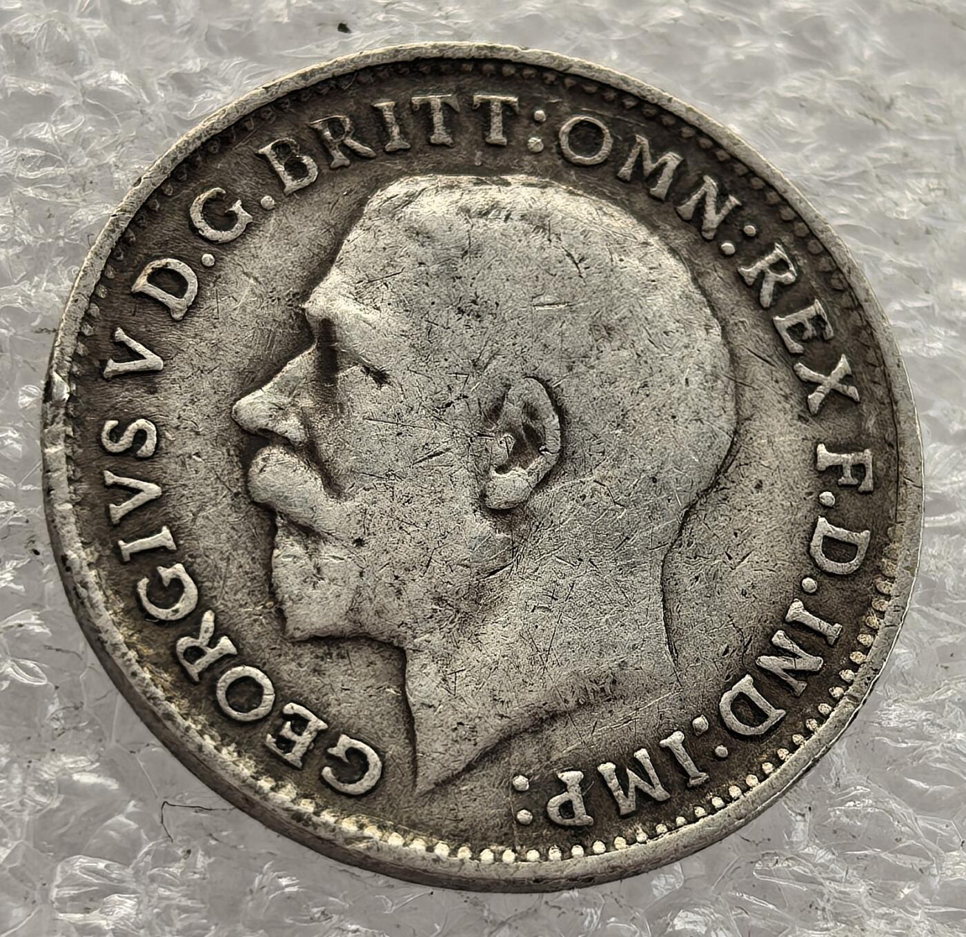  外国优质老铜币银币，周六九点倒数截拍，满百包邮，可寄存半年，喜欢朋友微信扫描二维码可直接参拍