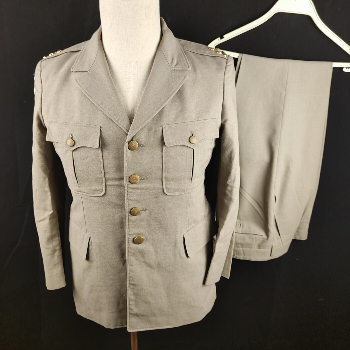 0元起拍勋章 第308期 咸鱼国勋章拍卖专场 11月7日（周日）下午6：00开始 陆自71式夏服公发一套 胸围100 肩宽44 衣长72 袖长55 腰围76 裤长95