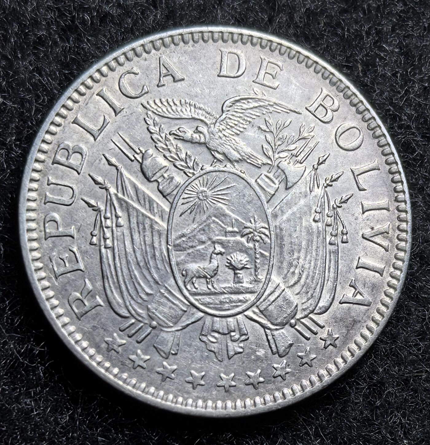 西班牙、丹属西印度、法属殖民地、乌拉圭银币古铜币，周五晚上九点倒数截拍，满百包邮，可寄存半年，喜欢朋友微信扫描二维码可直接参拍 好品相玻利维亚1909年50分银币,km177