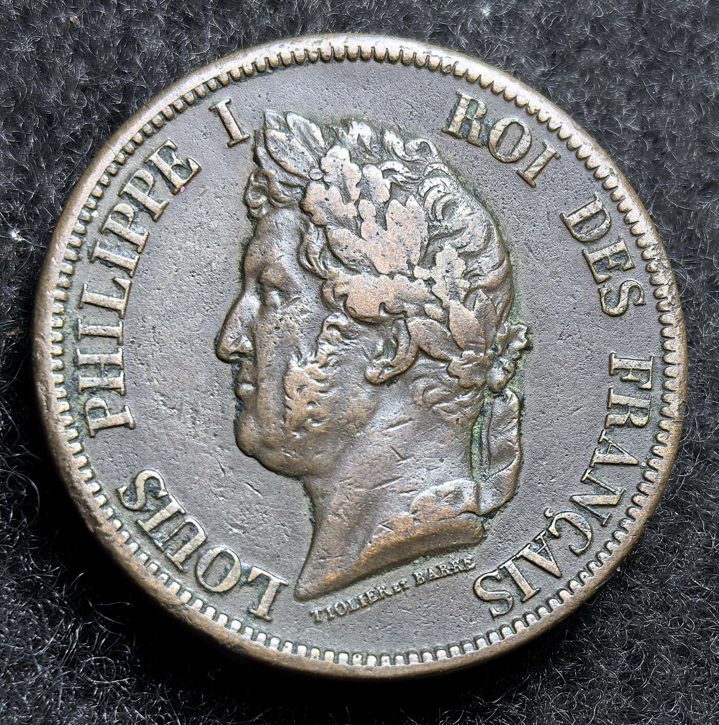 西班牙、丹属西印度、法属殖民地、乌拉圭银币古铜币，周五晚上九点倒数截拍，满百包邮，可寄存半年，喜欢朋友微信扫描二维码可直接参拍 法属殖民地路易菲利普时期1841年10分流通于海地、瓜德罗普、马提尼克使用km13