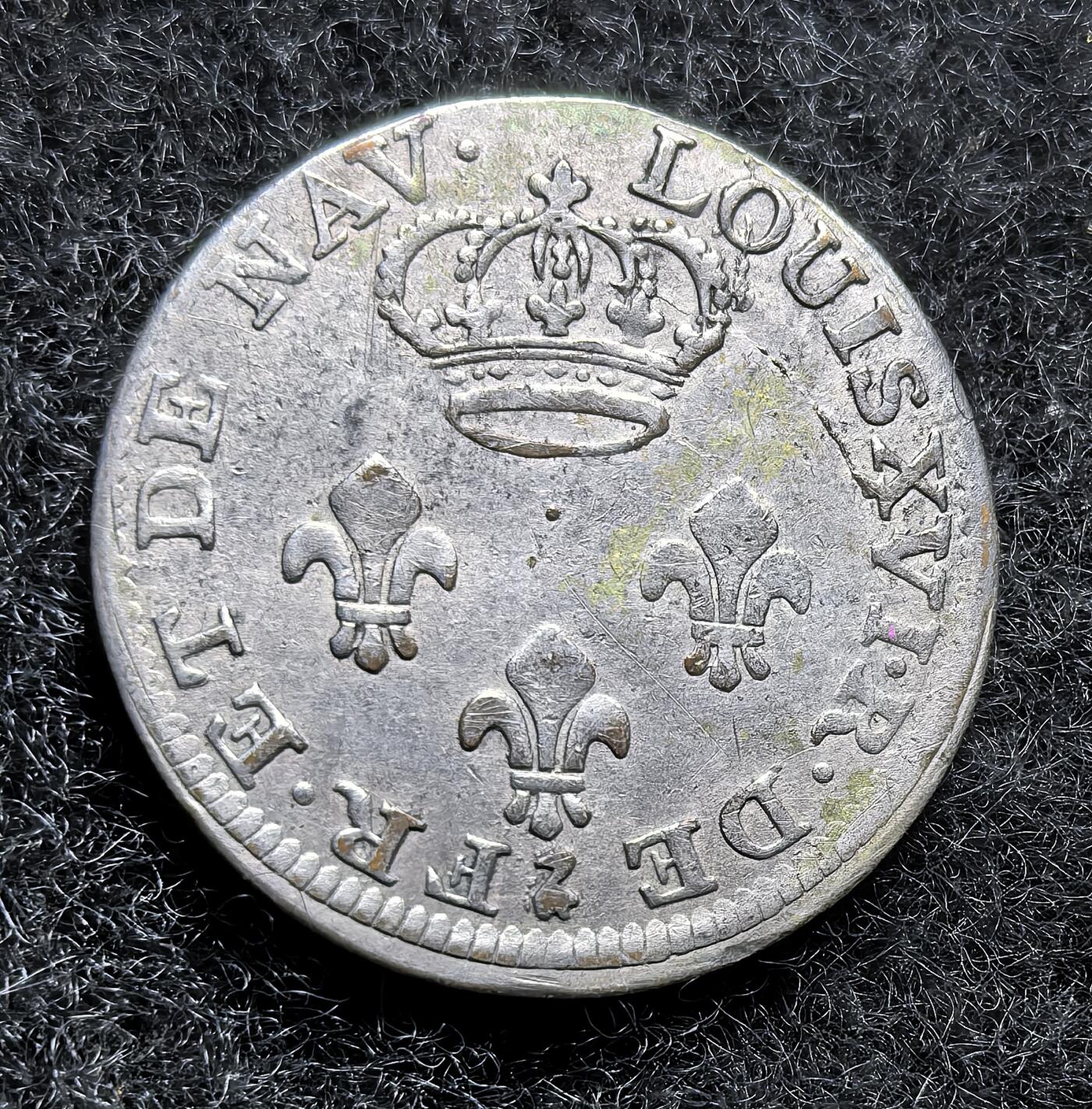 西班牙、丹属西印度、法属殖民地、乌拉圭银币古铜币，周五晚上九点倒数截拍，满百包邮，可寄存半年，喜欢朋友微信扫描二维码可直接参拍 路易十六国王卡宴殖民地1789年2苏银币km1a