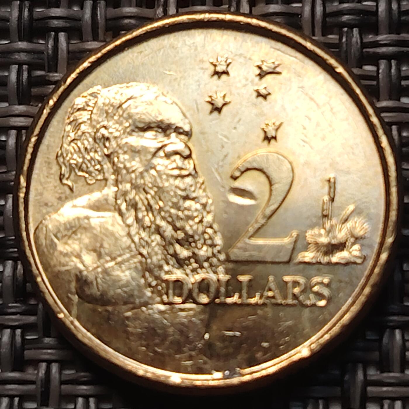 布加迪🐬～世界钱币(上海)🌾第 258 期 /  各国套币和散币 澳大利亚🇦🇺 2022年 2元 女王头像