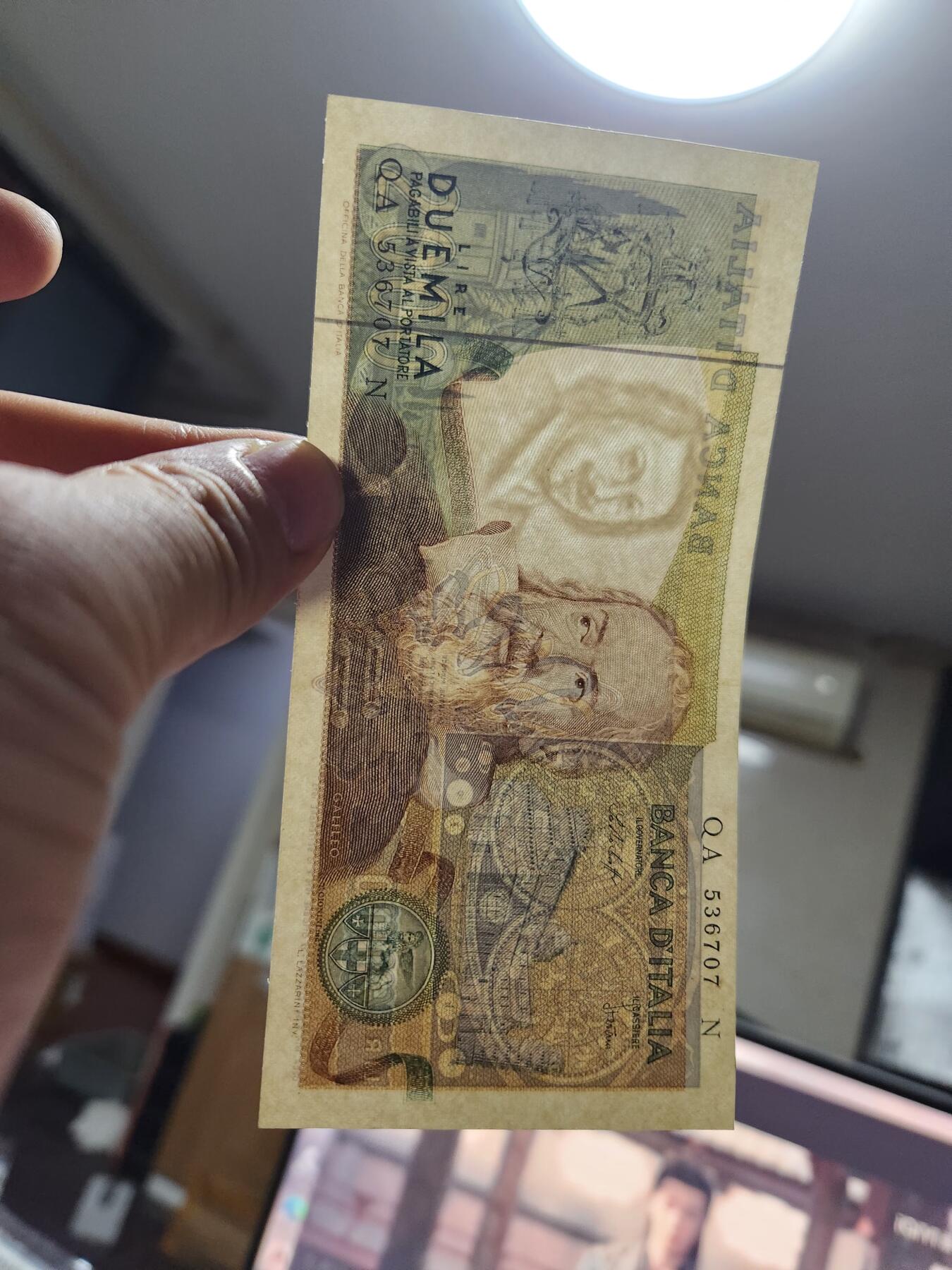 11月9号晚上8点 外国纸币自动截拍第54场 意大利极美品