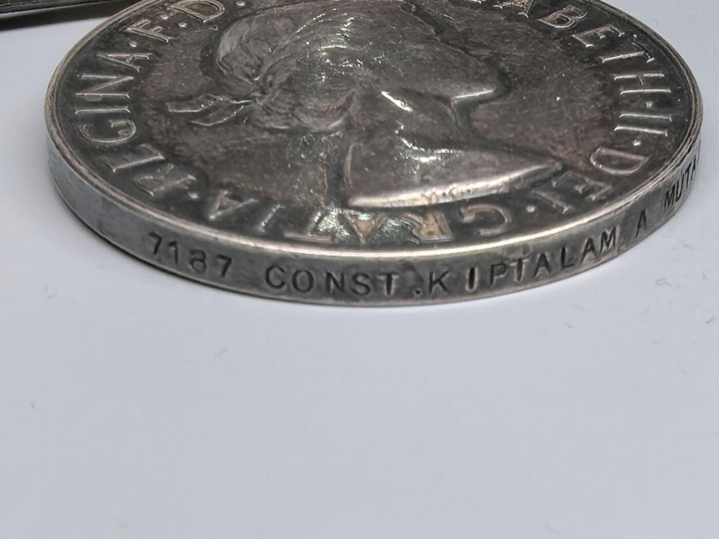 小驴勋章奖章收藏11月8日周六晚6点拍卖（珍爱和平，收藏战争，铭记历史，勿忘国耻，忠党爱国。有偿代拍，送拍规则在简介最后，参拍须阅读规则后再参拍，关系到运费包装发货时效真假辨别等关键信息，拍卖时不再发原图，看大图店主微信码在最后拍品里）