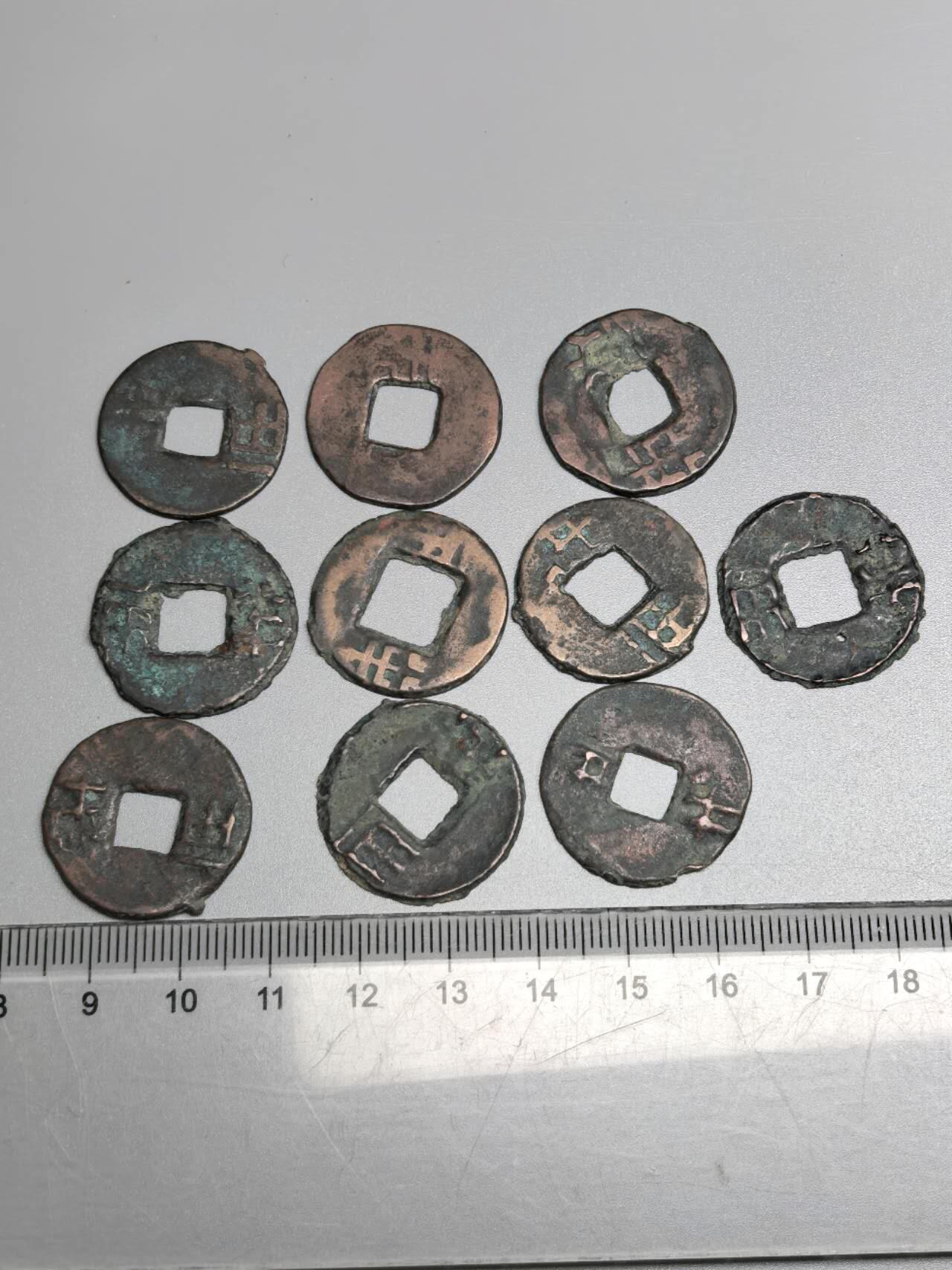 小驴勋章奖章收藏11月8日周六晚6点拍卖（珍爱和平，收藏战争，铭记历史，勿忘国耻，忠党爱国。有偿代拍，送拍规则在简介最后，参拍须阅读规则后再参拍，关系到运费包装发货时效真假辨别等关键信息，拍卖时不再发原图，看大图店主微信码在最后拍品里） 半两一组，品如图