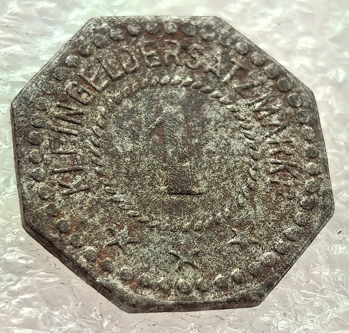  外国优质老铜币银币，周六九点倒数截拍，满百包邮，可寄存半年，喜欢朋友微信扫描二维码可直接参拍