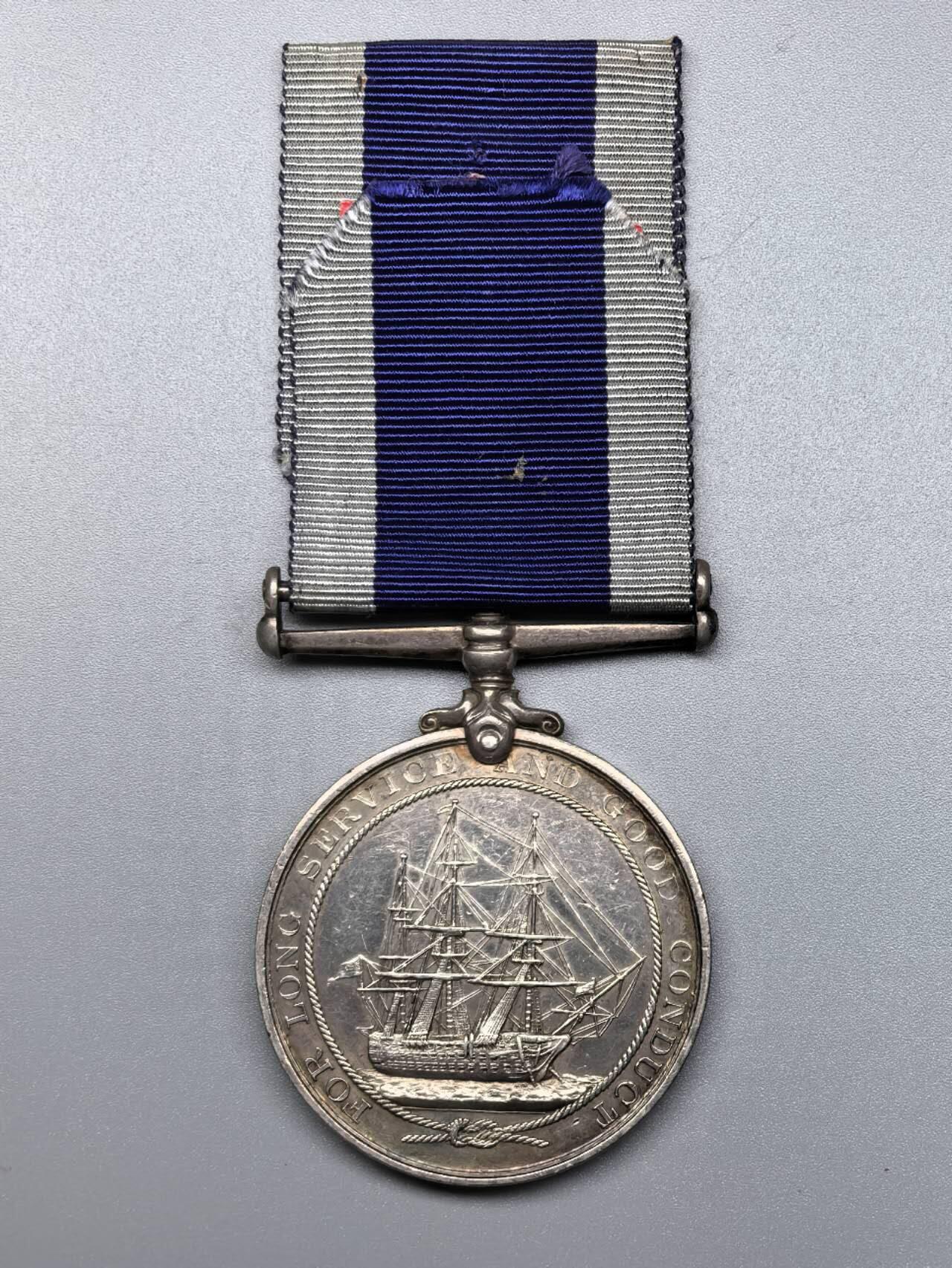 小驴勋章奖章收藏11月8日周六晚6点拍卖（珍爱和平，收藏战争，铭记历史，勿忘国耻，忠党爱国。有偿代拍，送拍规则在简介最后，参拍须阅读规则后再参拍，关系到运费包装发货时效真假辨别等关键信息，拍卖时不再发原图，看大图店主微信码在最后拍品里）