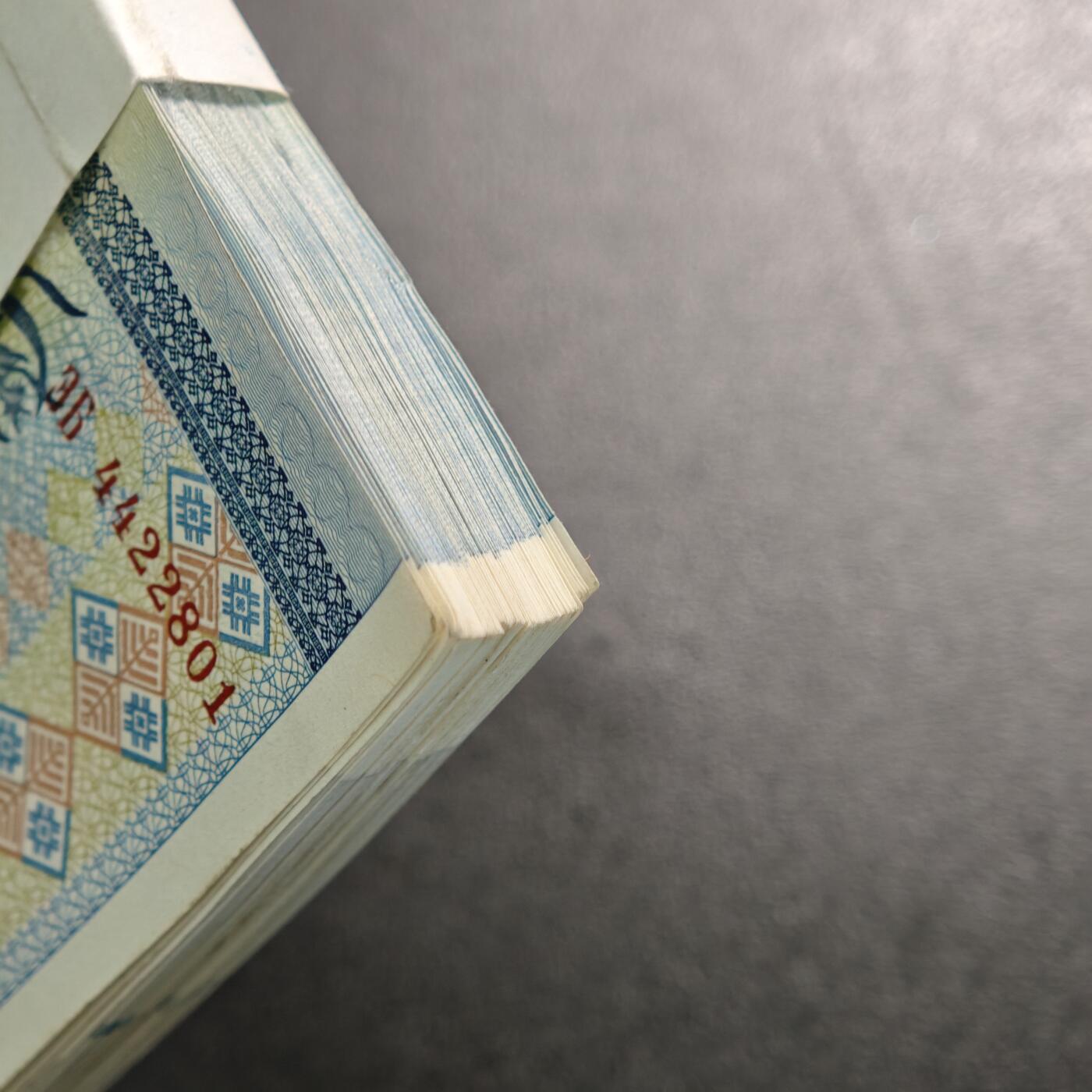 【德藏】世界币章拍卖第152期（拍品征集中~欢迎藏友联系） 整刀 2000年 白俄罗斯1000卢比纸币百张连号 内含 999 000