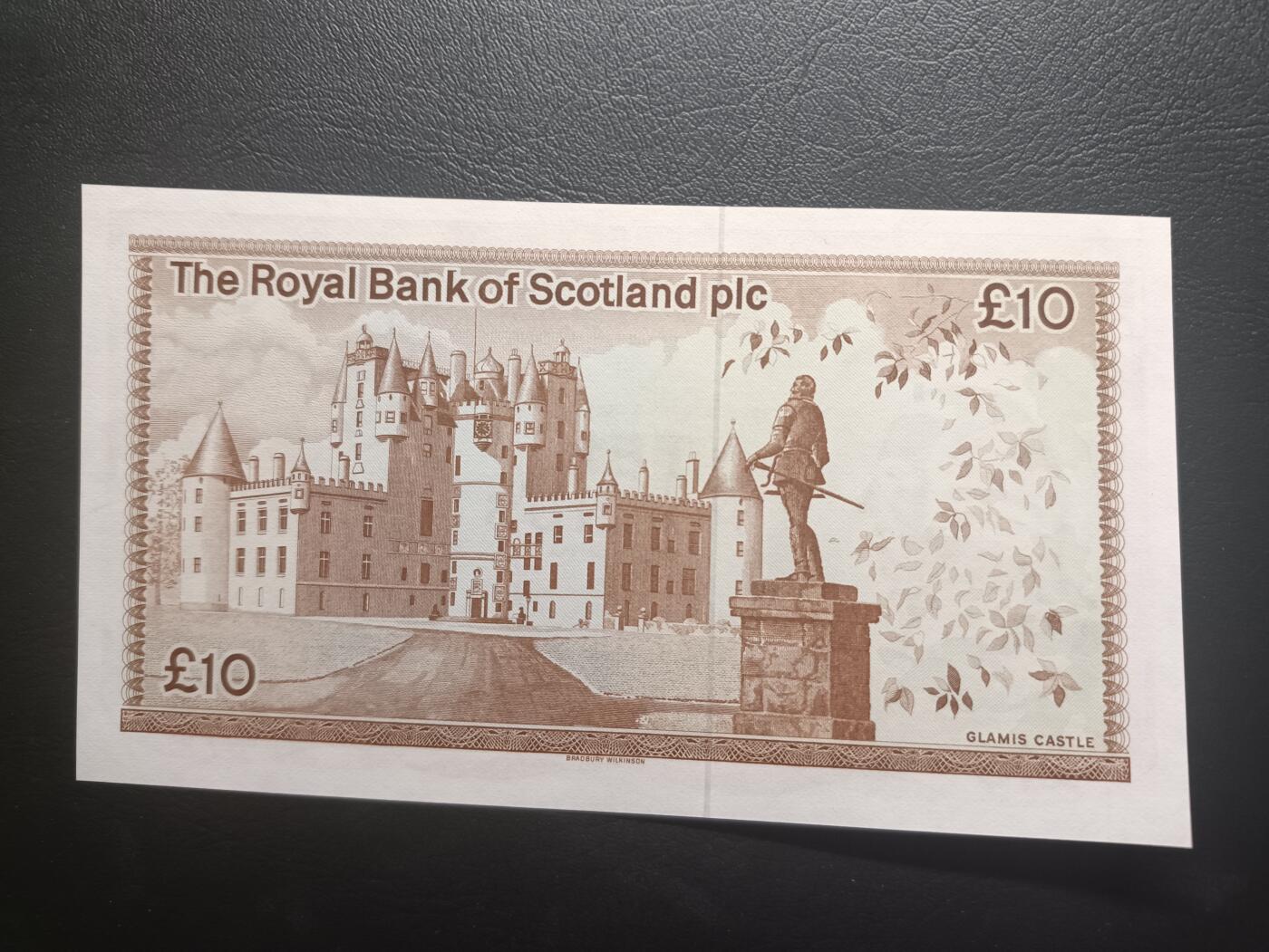 2025十一月第二期，总第200期 苏格兰皇家银行1983年10镑UNC，银行徽章和格里米斯城堡，早期少见品种