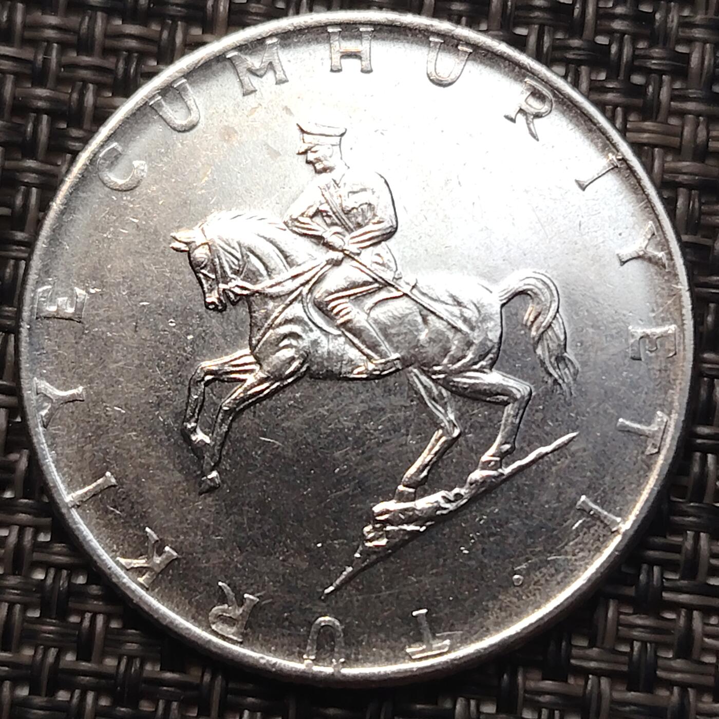 布加迪🐬～世界钱币(上海)🌾第 258 期 /  各国套币和散币 土耳其🇹🇷 1979年 5里拉 大个不锈钢币 32.5 mm