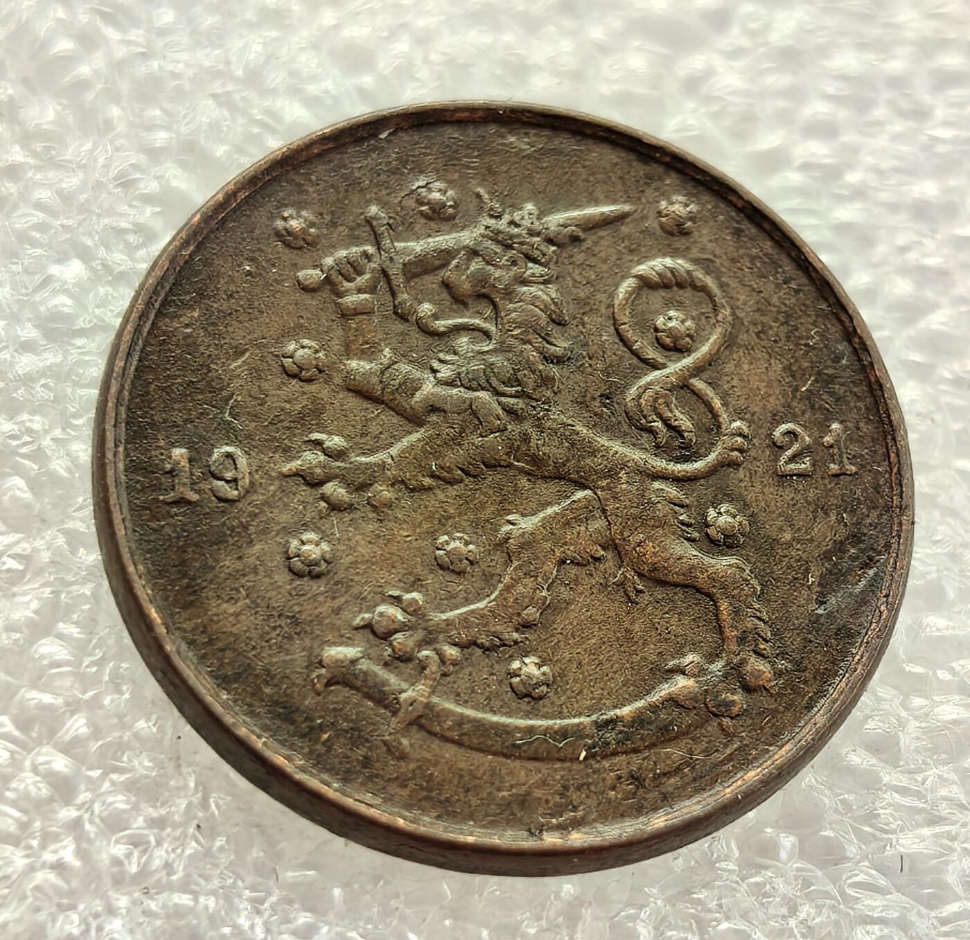  外国优质老铜币银币，周六九点倒数截拍，满百包邮，可寄存半年，喜欢朋友微信扫描二维码可直接参拍