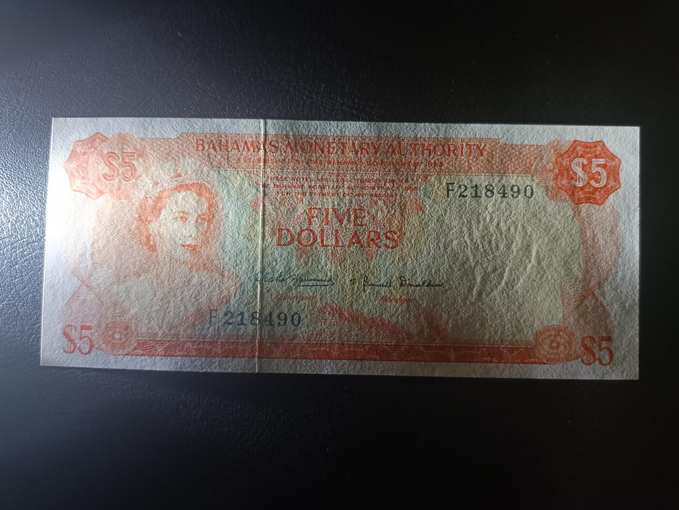 2025十一月第二期，总第200期 巴哈马1968年5元AUNC，中期金管局版本，大皇冠女王和总督府