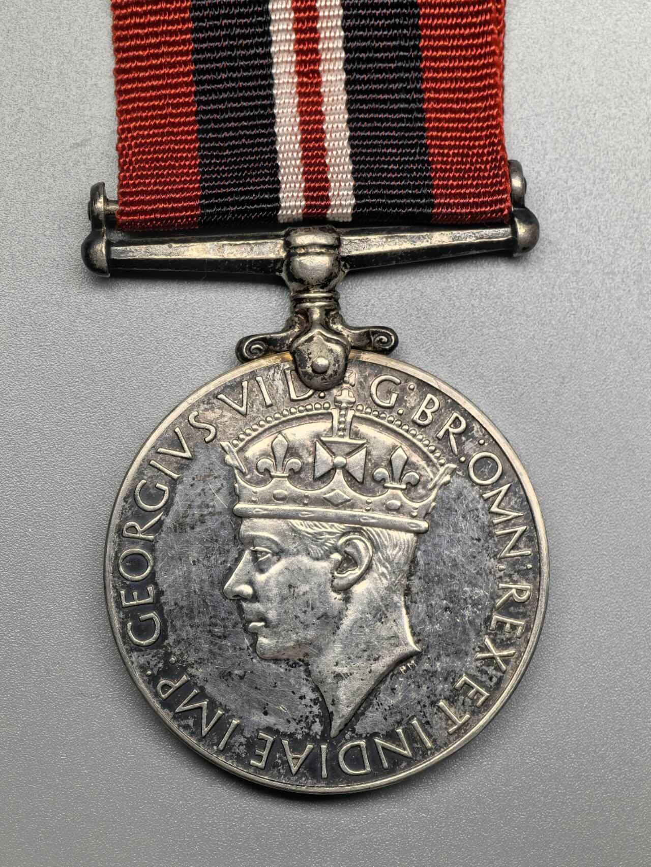 小驴勋章奖章收藏11月8日周六晚6点拍卖（珍爱和平，收藏战争，铭记历史，勿忘国耻，忠党爱国。有偿代拍，送拍规则在简介最后，参拍须阅读规则后再参拍，关系到运费包装发货时效真假辨别等关键信息，拍卖时不再发原图，看大图店主微信码在最后拍品里） 英国二战胜利奖章，银质加拿大版，35克左右大银饼