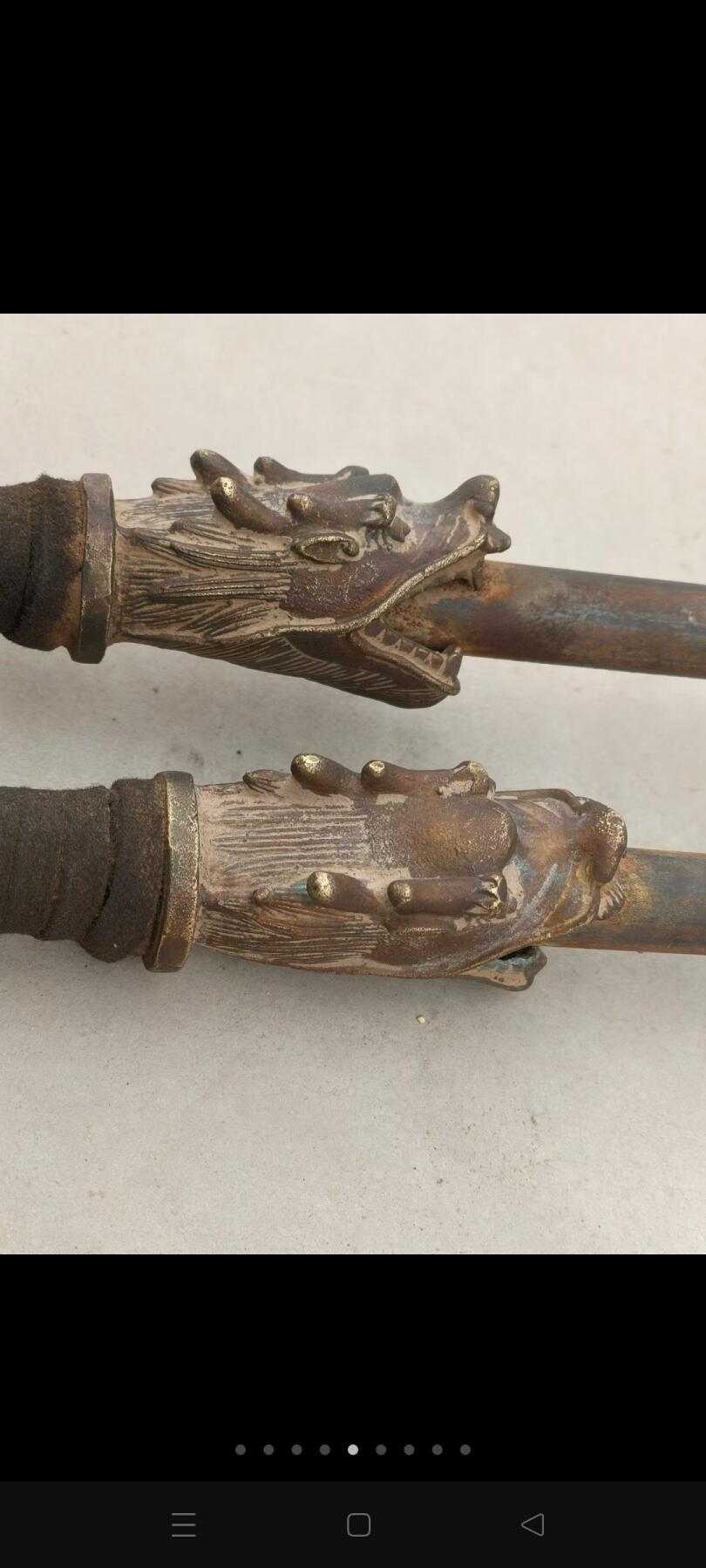 清代民国古代老兵器一对。铜手铜铛，做工精细奇特，包浆浑厚皮克老辣，全品完整牢固值得拥有。 尺寸长65/直径12Cm重4.5斤。