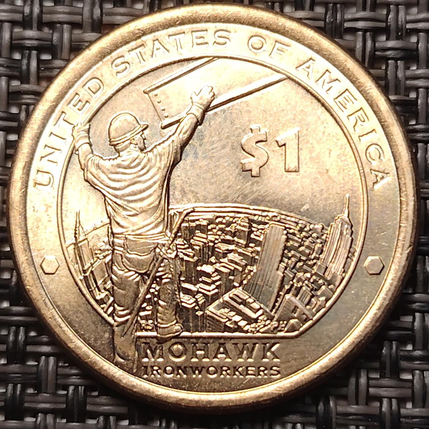 布加迪🐬～世界钱币(上海)🌾第 258 期 /  各国套币和散币 美国🇺🇸 2015年 1元 萨卡加维系列纪念币 建筑工人 27mm