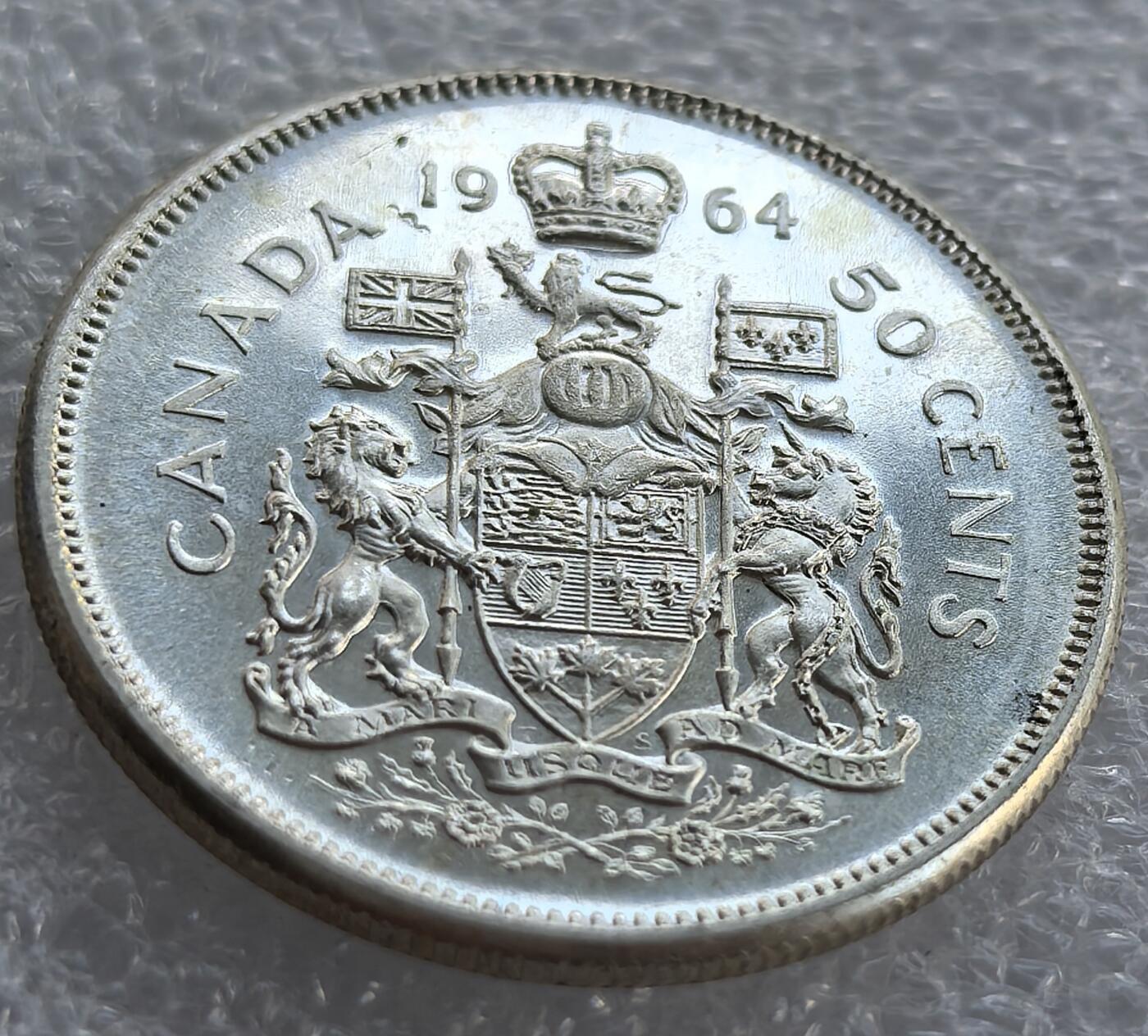  外国优质老铜币银币，周六九点倒数截拍，满百包邮，可寄存半年，喜欢朋友微信扫描二维码可直接参拍