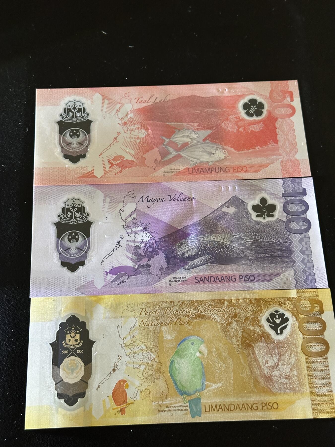 《外钞收藏家》第五百八十二期（精品场）（本平台长期征集拍品、欢迎藏友们联系合作） 2024、25年菲律宾50、100、500比索 全部是AA冠 无47 全新UNC