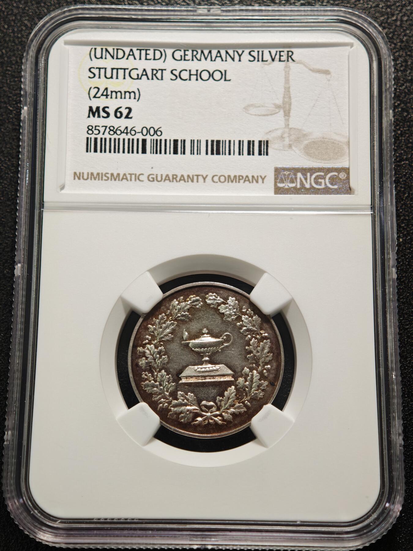 【德藏】世界币章拍卖第152期（拍品征集中~欢迎藏友联系）  19世纪 德国斯图加特地区学院银章奖章奖学章  镜面底板 立体感强  原味包浆尽显年代感 NGC MS62