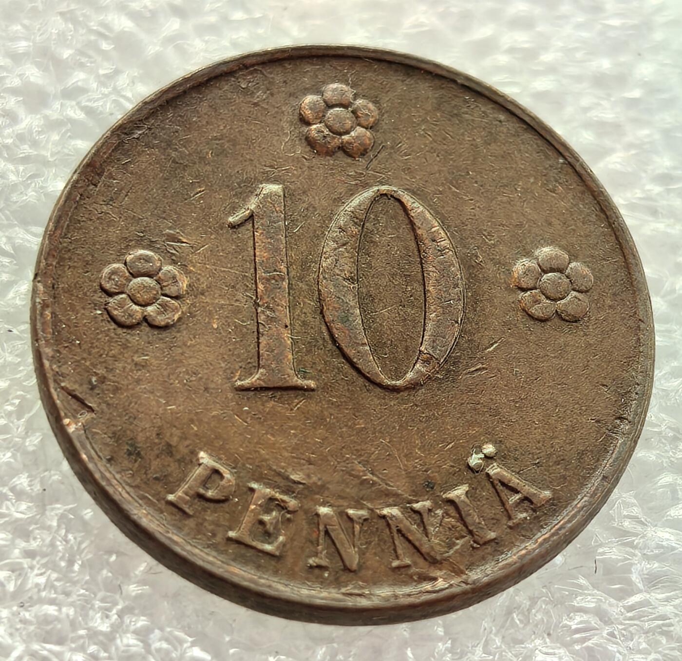  外国优质老铜币银币，周六九点倒数截拍，满百包邮，可寄存半年，喜欢朋友微信扫描二维码可直接参拍