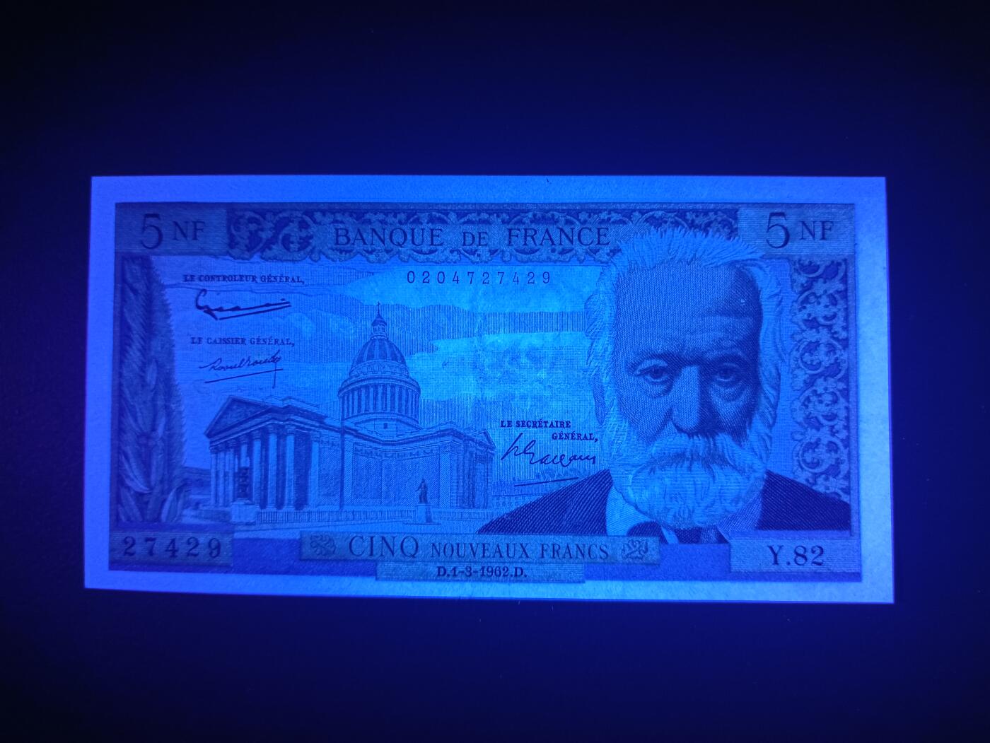 2025十一月第二期，总第200期 法国1962年5新法郎AUNC，雨果的长眠之地和他的故居