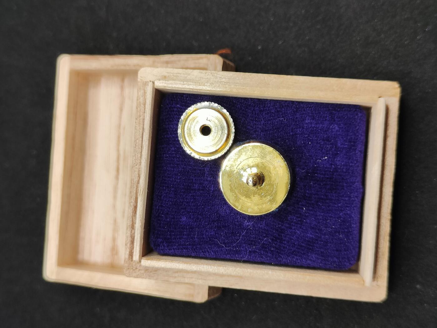 0元起拍勋章 第308期 咸鱼国勋章拍卖专场 11月7日（周日）下午6：00开始 日本教员徽章