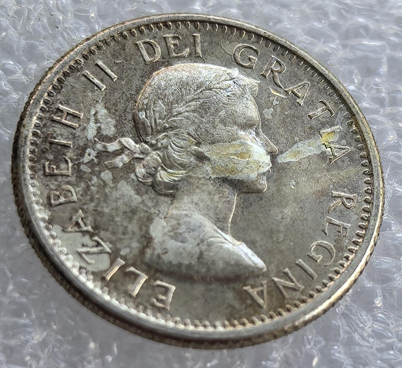  外国优质老铜币银币，周六九点倒数截拍，满百包邮，可寄存半年，喜欢朋友微信扫描二维码可直接参拍