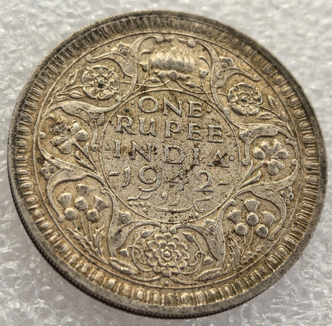  外国优质老铜币银币，周六九点倒数截拍，满百包邮，可寄存半年，喜欢朋友微信扫描二维码可直接参拍