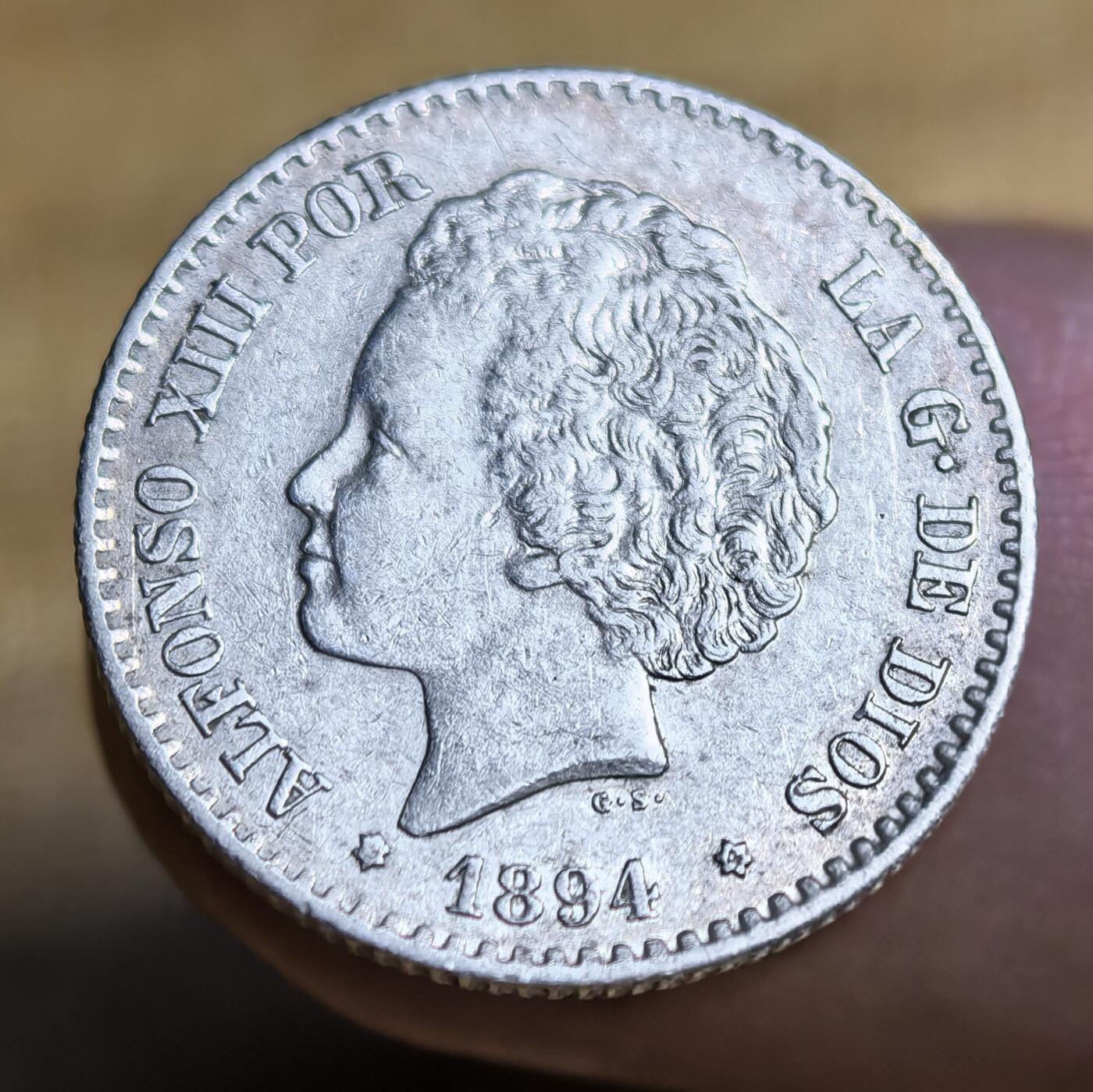 西班牙、丹属西印度、法属殖民地、乌拉圭银币古铜币，周五晚上九点倒数截拍，满百包邮，可寄存半年，喜欢朋友微信扫描二维码可直接参拍 少见品种全新极美品西班牙1894年50分小银币，km703