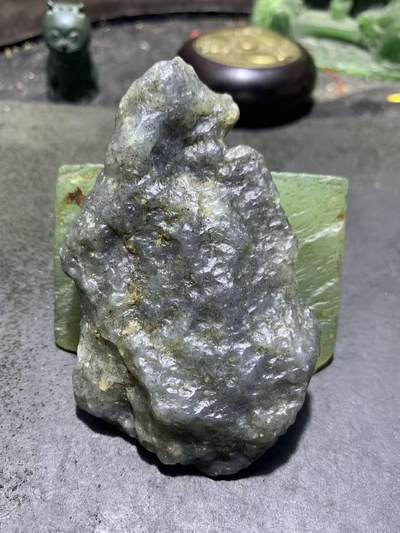 新疆戈壁风化纹和田玉青花玉原石一颗， - 新疆戈壁风化纹和田玉青花玉原石一颗，