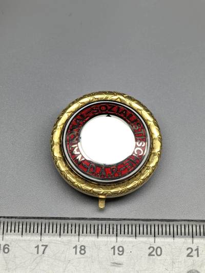 小驴勋章奖章收藏11月8日周六晚6点拍卖（珍爱和平，收藏战争，铭记历史，勿忘国耻，忠党爱国。有偿代拍，送拍规则在简介最后，参拍须阅读规则后再参拍，关系到运费包装发货时效真假辨别等关键信息，拍卖时不再发原图，看大图店主微信码在最后拍品里） - 复刻 金D徽2