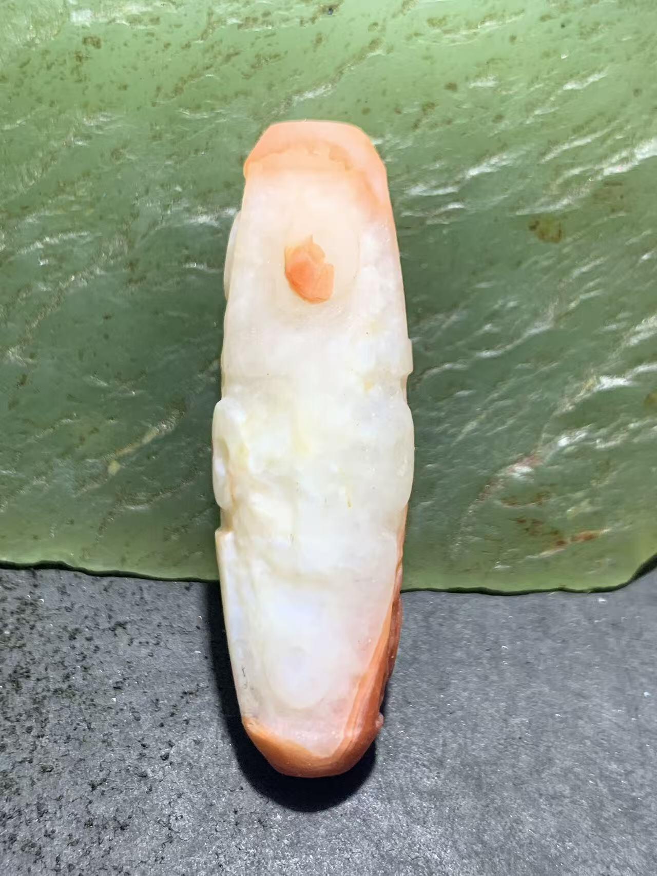 精美川料亚光红白南红玛瑙雕刻九眼天珠一个，