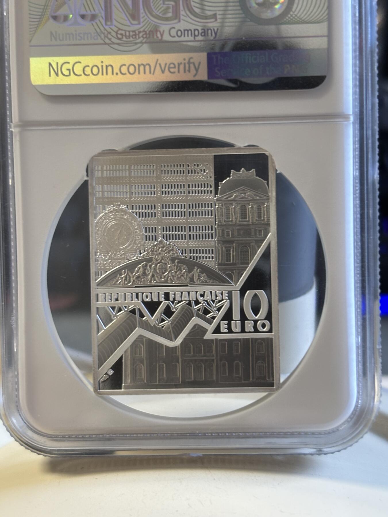 第181期拍卖  2023年法国10欧精制纪念彩色银币 自由指引人民NGC PF69 特殊蒙娜丽莎标，999银，22.2克