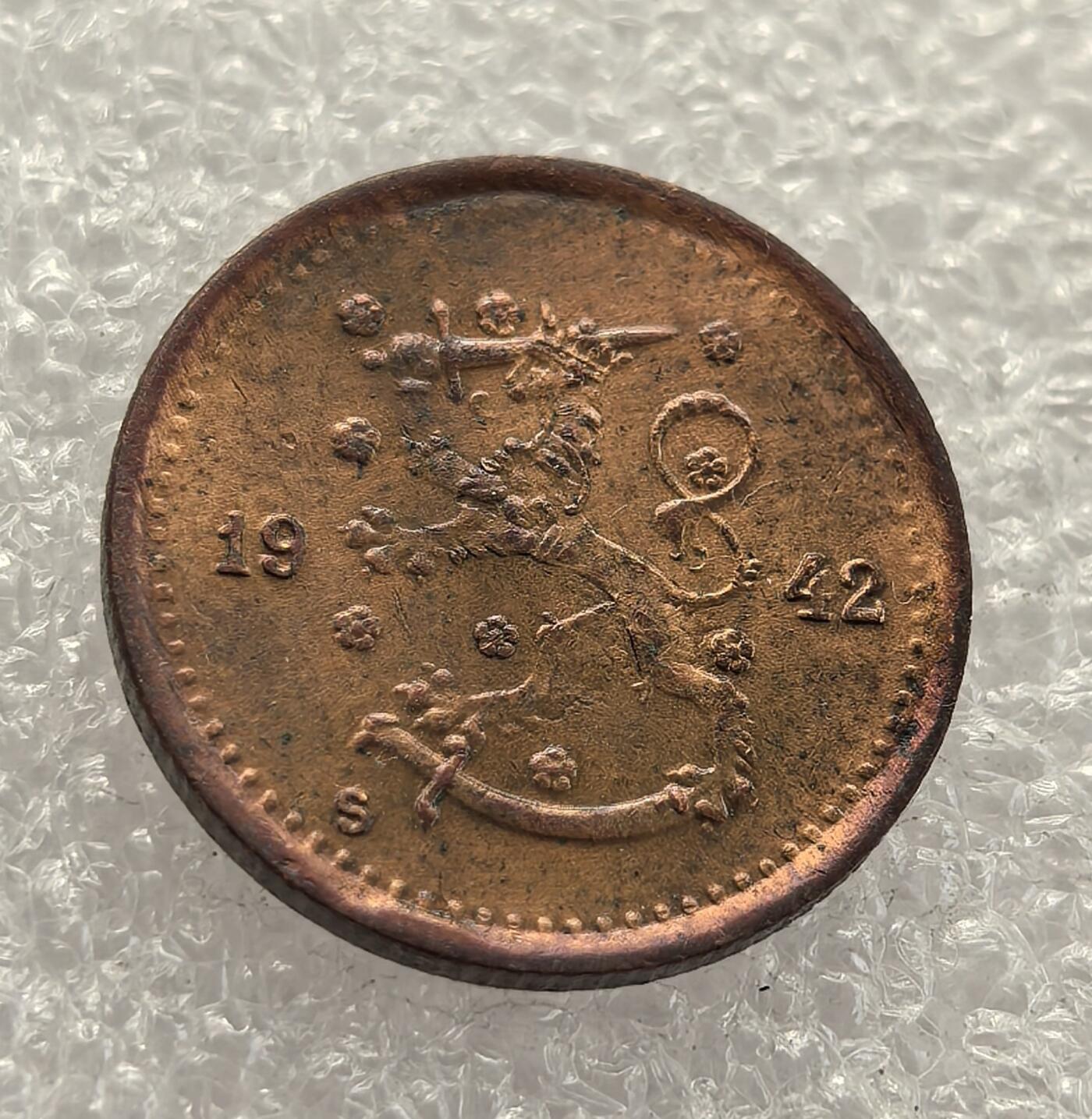  外国优质老铜币银币，周六九点倒数截拍，满百包邮，可寄存半年，喜欢朋友微信扫描二维码可直接参拍