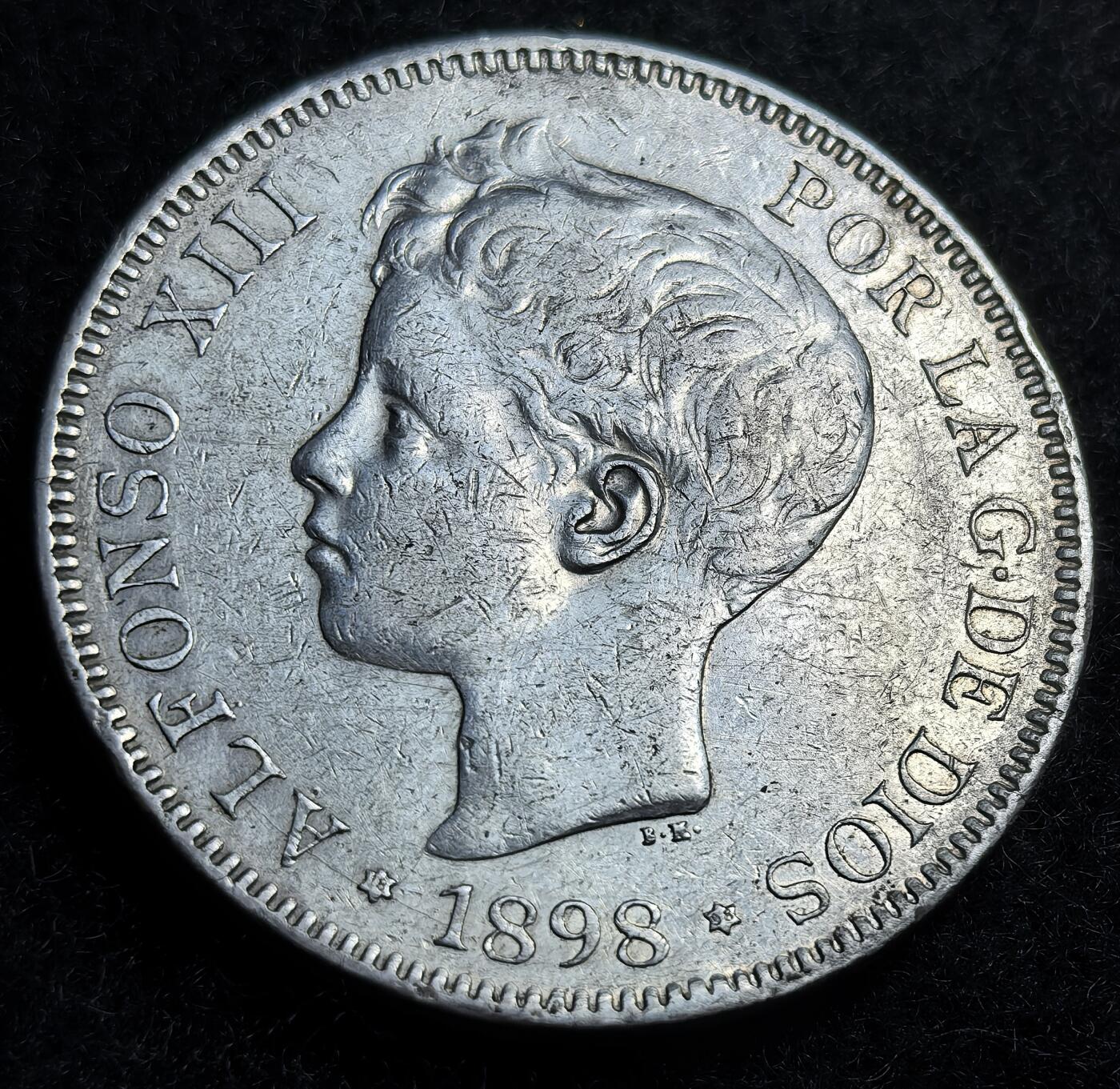 西班牙、丹属西印度、法属殖民地、乌拉圭银币古铜币，周五晚上九点倒数截拍，满百包邮，可寄存半年，喜欢朋友微信扫描二维码可直接参拍 AU品相西班牙1898年5比塞塔大银币，km707