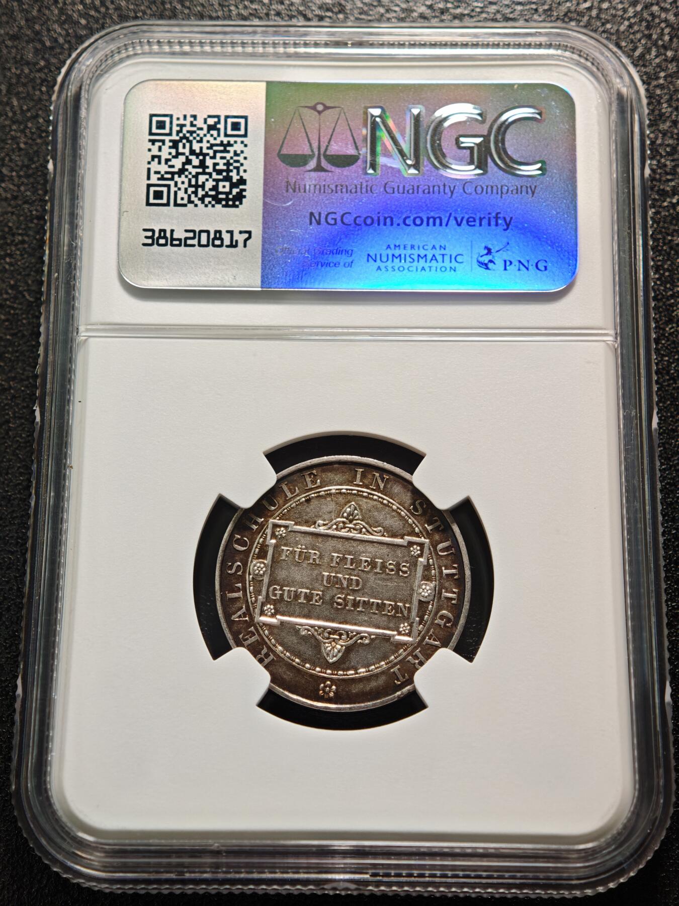 【德藏】世界币章拍卖第152期（拍品征集中~欢迎藏友联系）  19世纪 德国斯图加特地区学院银章奖章奖学章  镜面底板 立体感强  原味包浆尽显年代感 NGC MS62