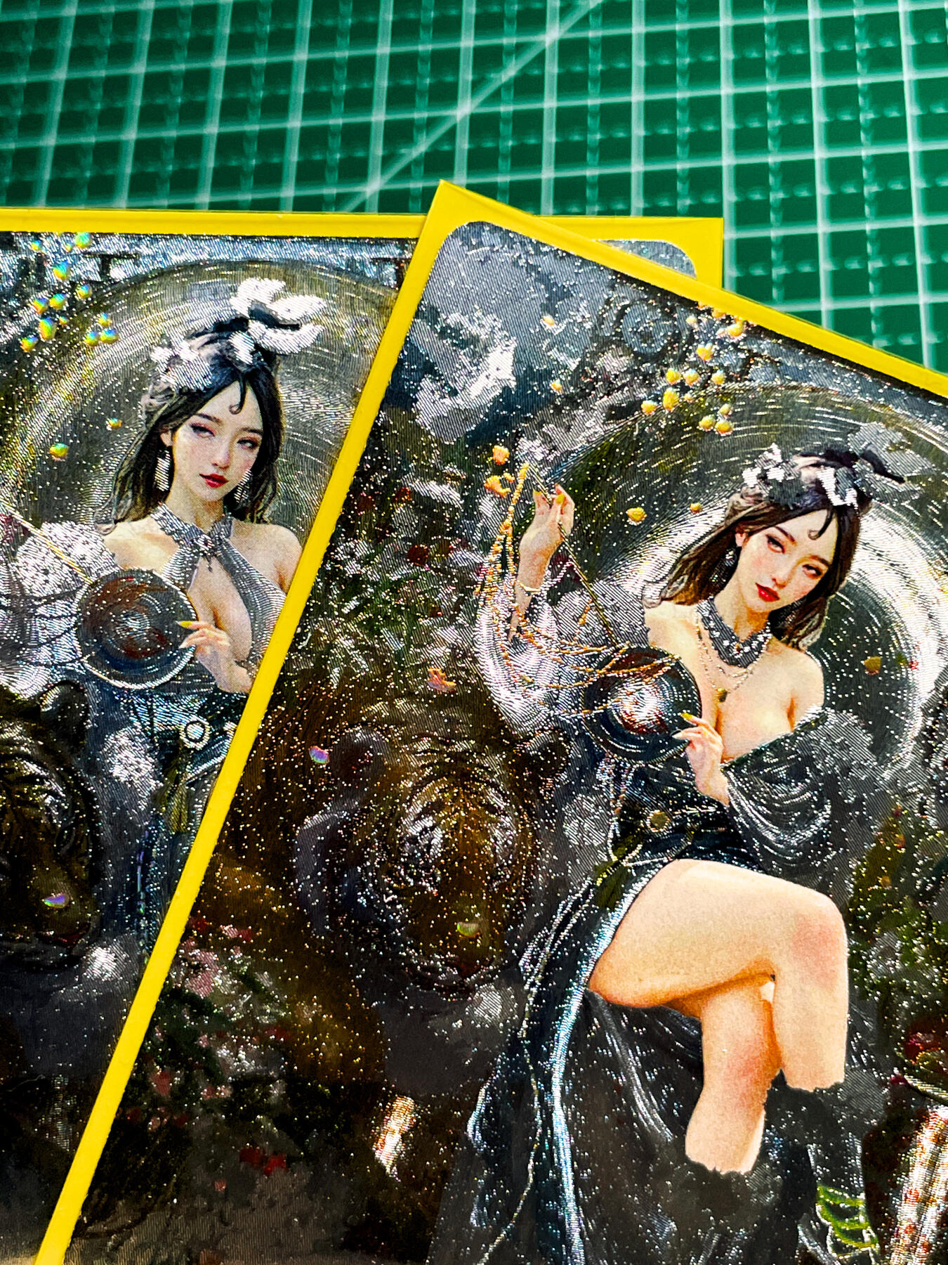 显眼宝36期 11月12日晚21:50截拍 佣金1起 可寄存～ 【幻彩粗闪】燎原卡牌 焱卡文化 妖姬传第九弹 地涌夫人 一对2张 最傲娇的角色 63*88