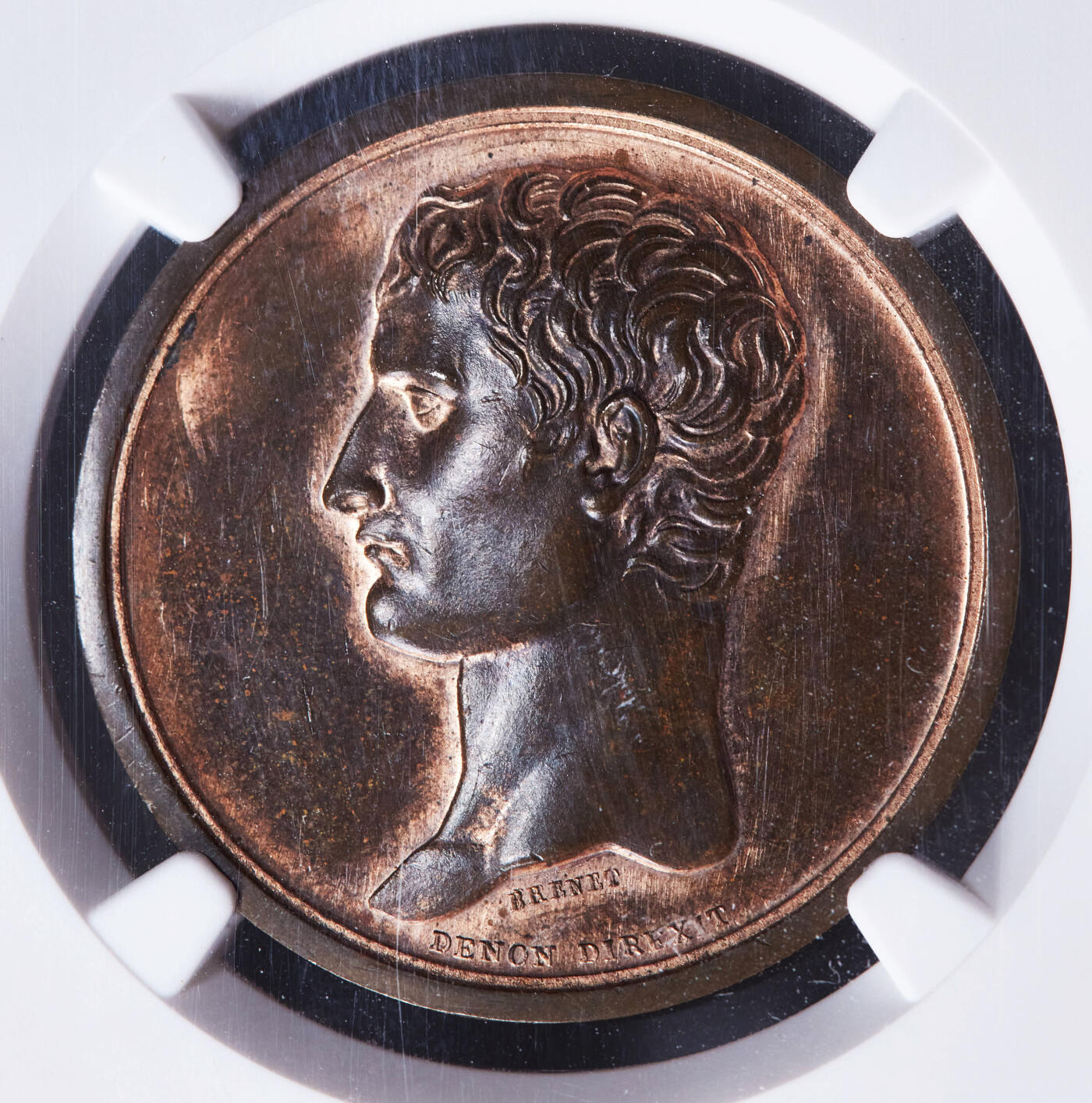 【俄甄集藏】2025年(044)11-12星期三晚 19:30 全场包邮 法国拿破仑帝国1803年拿破仑头像纪念刺杀国王失败铜章，NGC UNCD，背面命运女神福尔图娜操纵船桨，发行背景：1802年英国曾鼓动法国将领莫罗刺杀拿破仑，被拿破仑察觉，并开始大举抓捕保皇党‌，稀有品种，原铜光