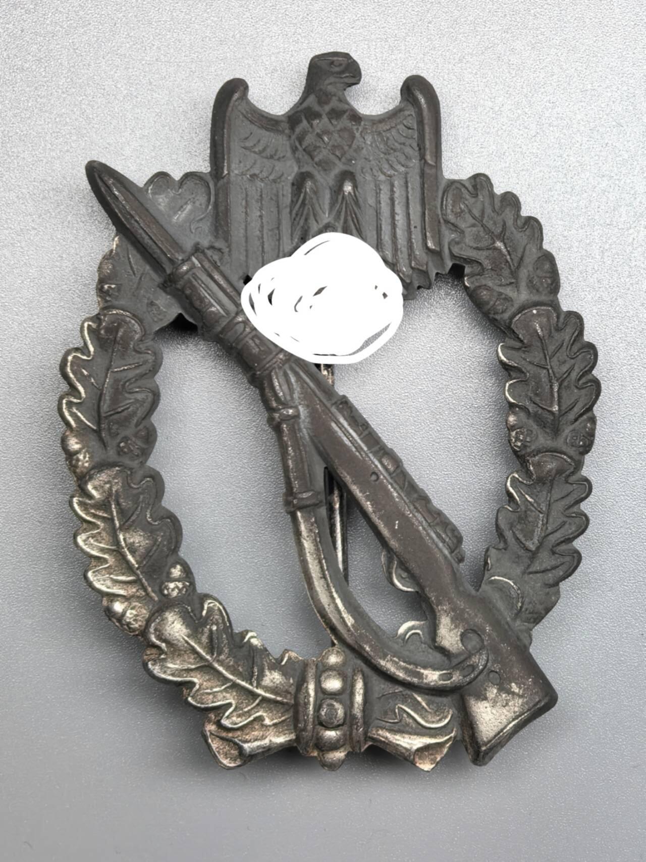 小驴勋章奖章收藏11月8日周六晚6点拍卖（珍爱和平，收藏战争，铭记历史，勿忘国耻，忠党爱国。有偿代拍，送拍规则在简介最后，参拍须阅读规则后再参拍，关系到运费包装发货时效真假辨别等关键信息，拍卖时不再发原图，看大图店主微信码在最后拍品里）