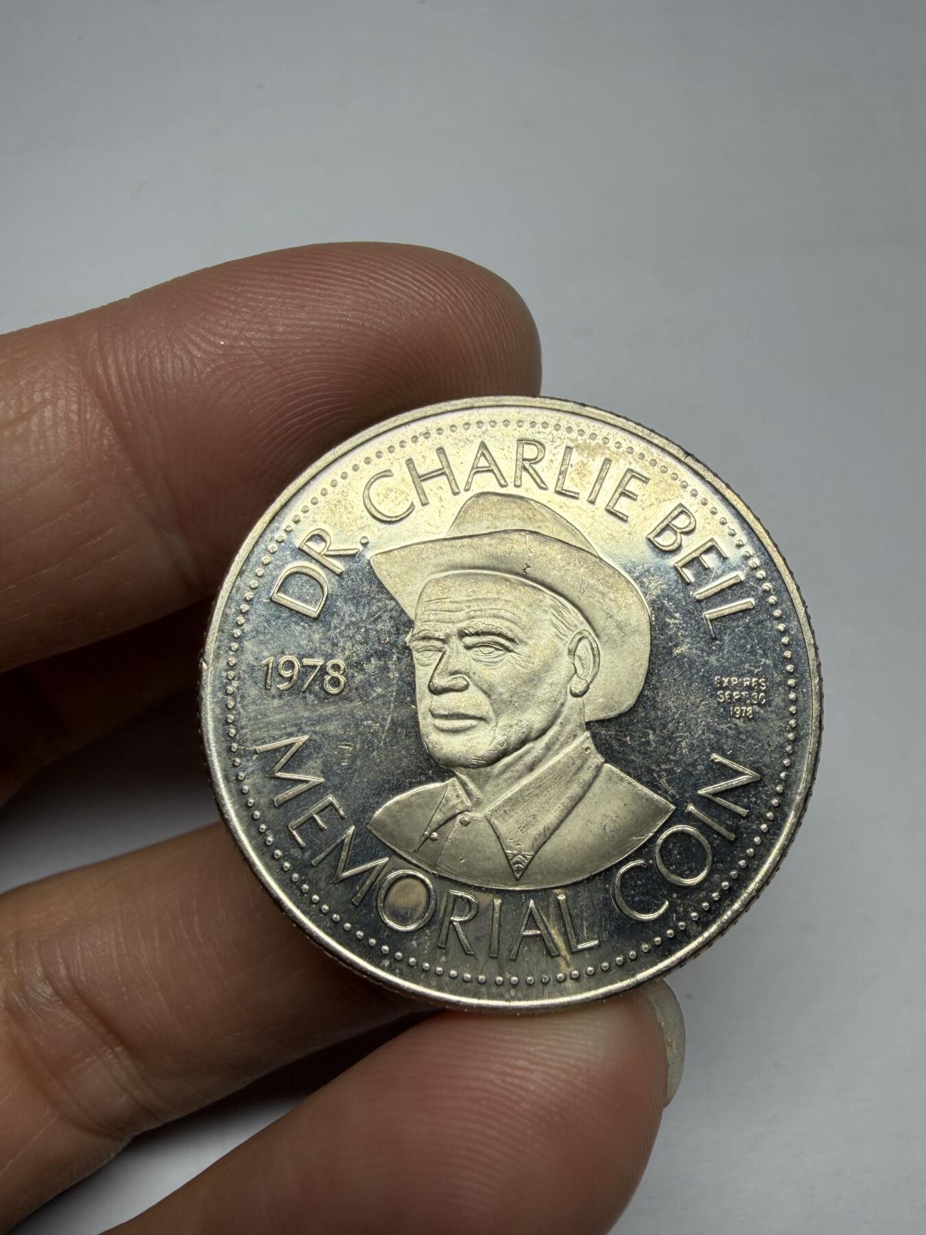 2025年集古藏今外币拍卖第十期-第4场—（总第284拍），可以寄存60天，满160元包邮。 1978年加拿大印第安人纪念章，直径33毫米